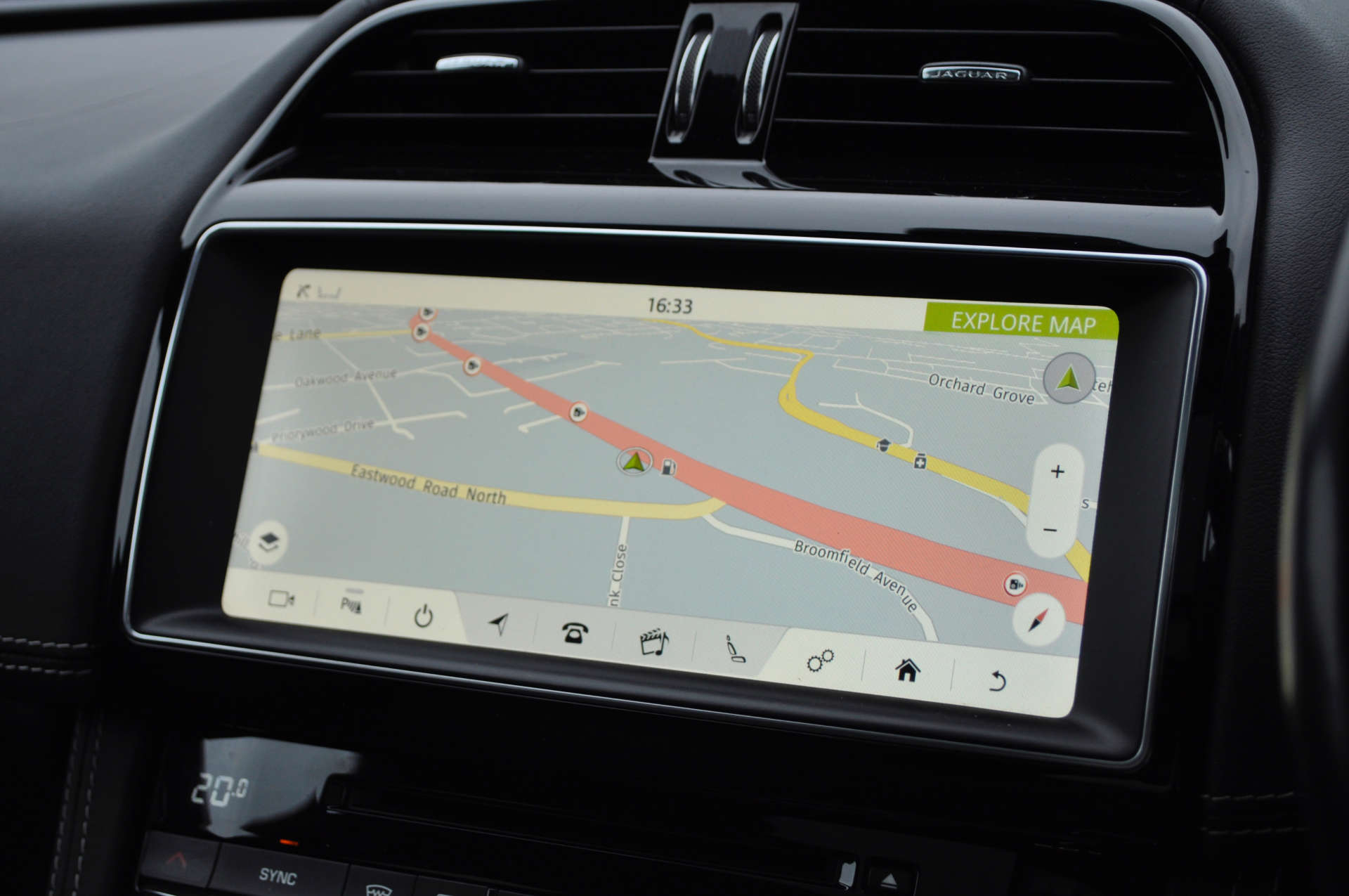 JAGUAR F-PACE 2.0 F-Pace Chequered Flag AWD D Auto 4WD 5dr #17