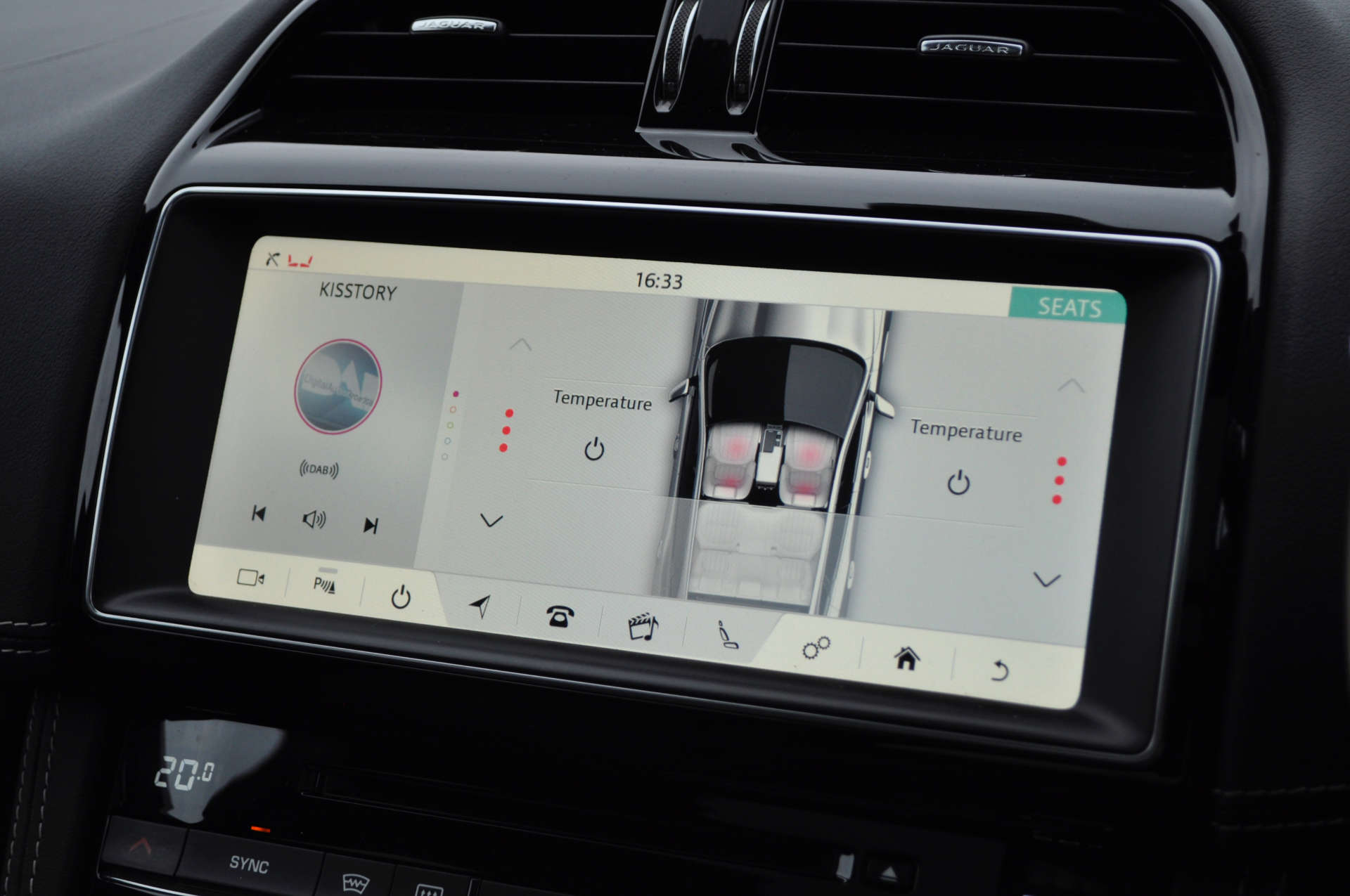 JAGUAR F-PACE 2.0 F-Pace Chequered Flag AWD D Auto 4WD 5dr #19