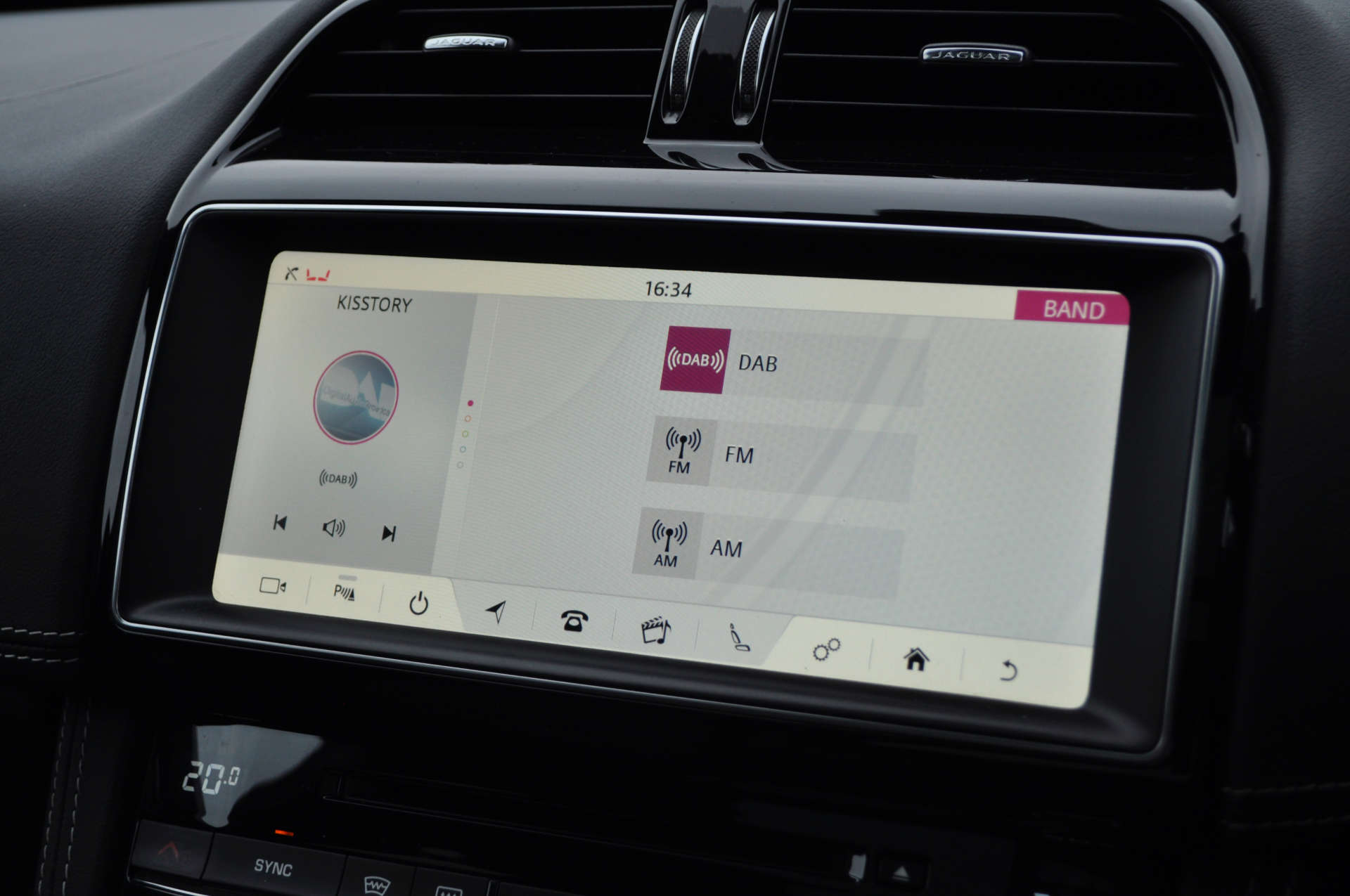 JAGUAR F-PACE 2.0 F-Pace Chequered Flag AWD D Auto 4WD 5dr #21