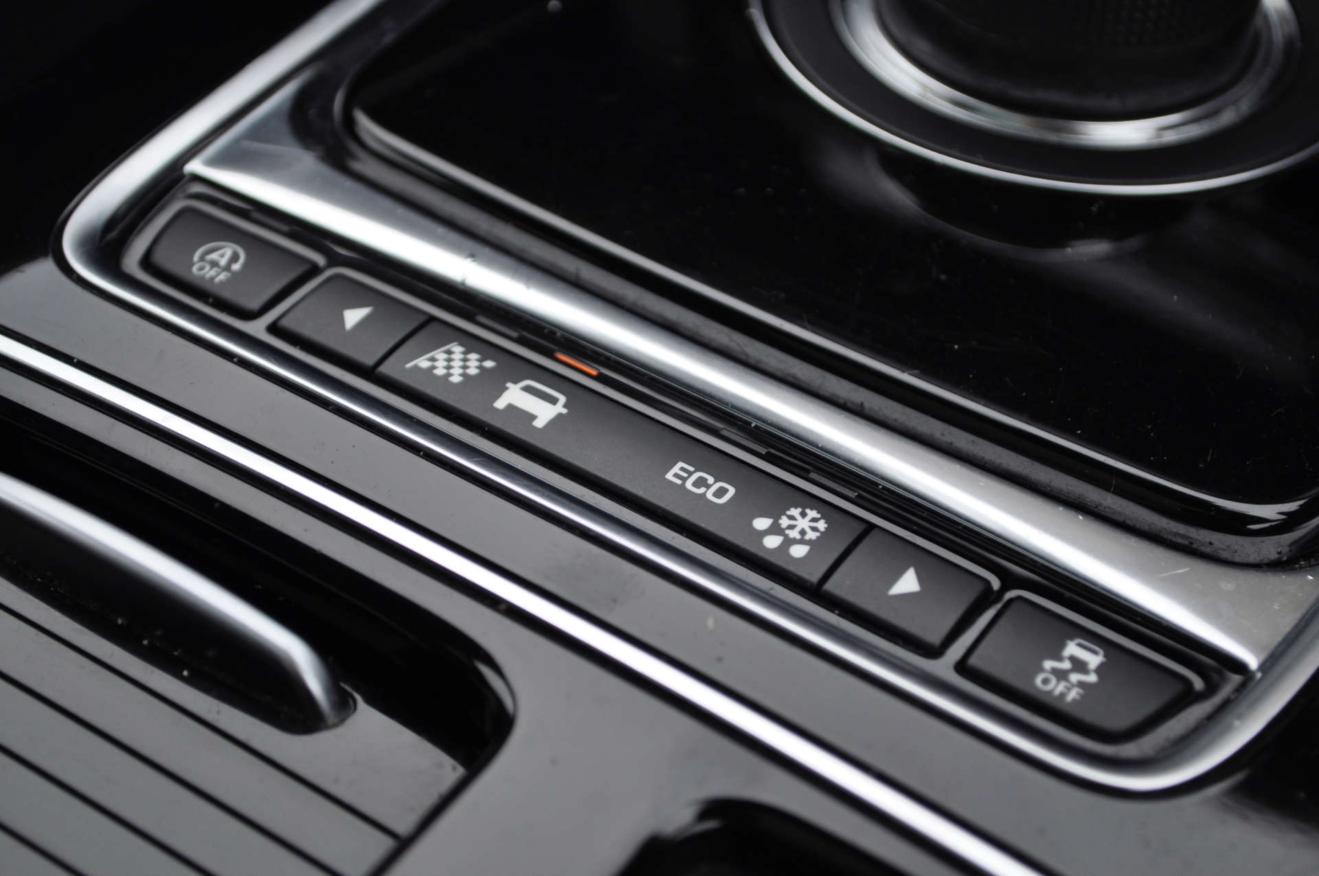 JAGUAR F-PACE 2.0 F-Pace Chequered Flag AWD D Auto 4WD 5dr #22