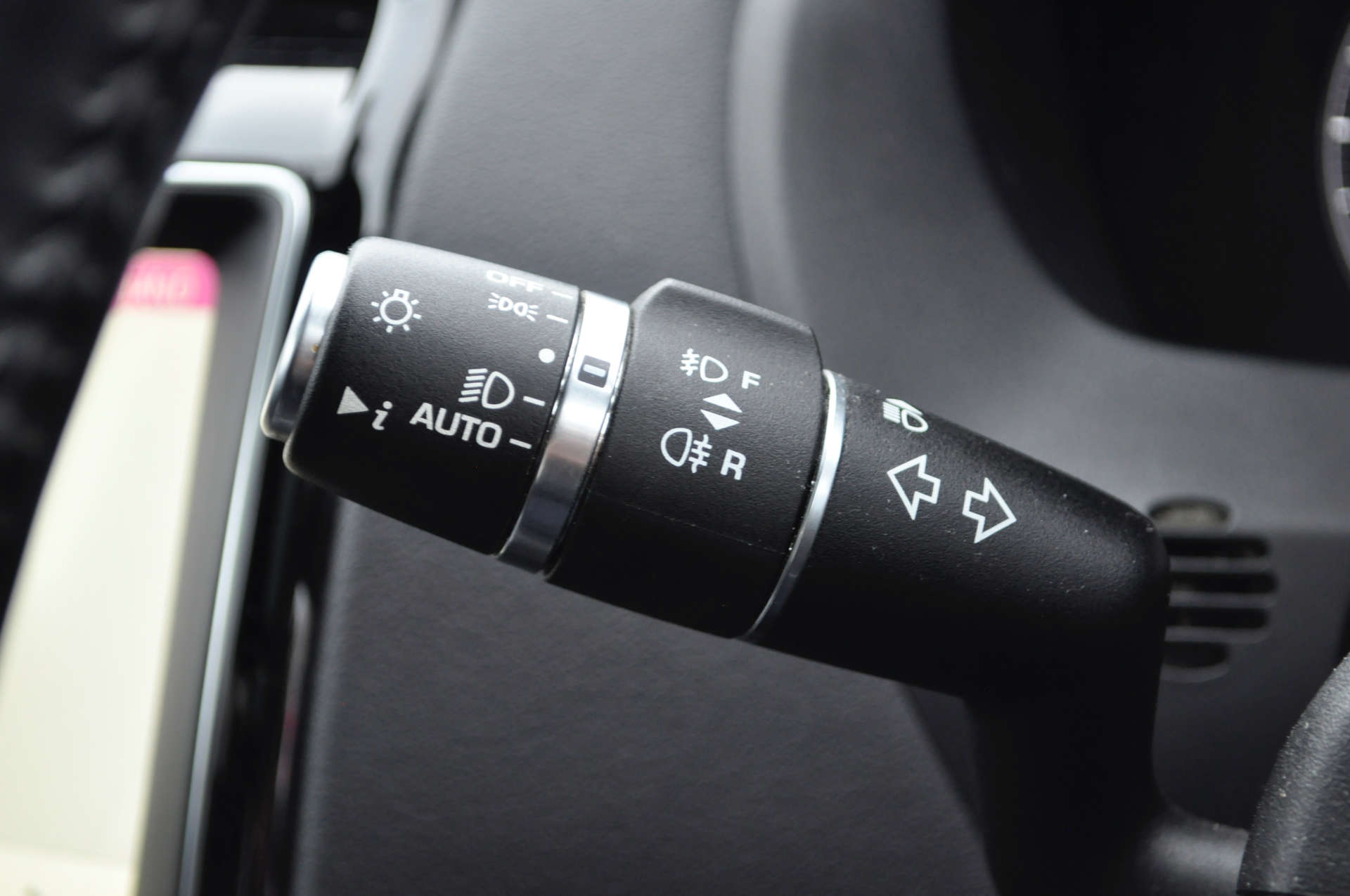 JAGUAR F-PACE 2.0 F-Pace Chequered Flag AWD D Auto 4WD 5dr #23