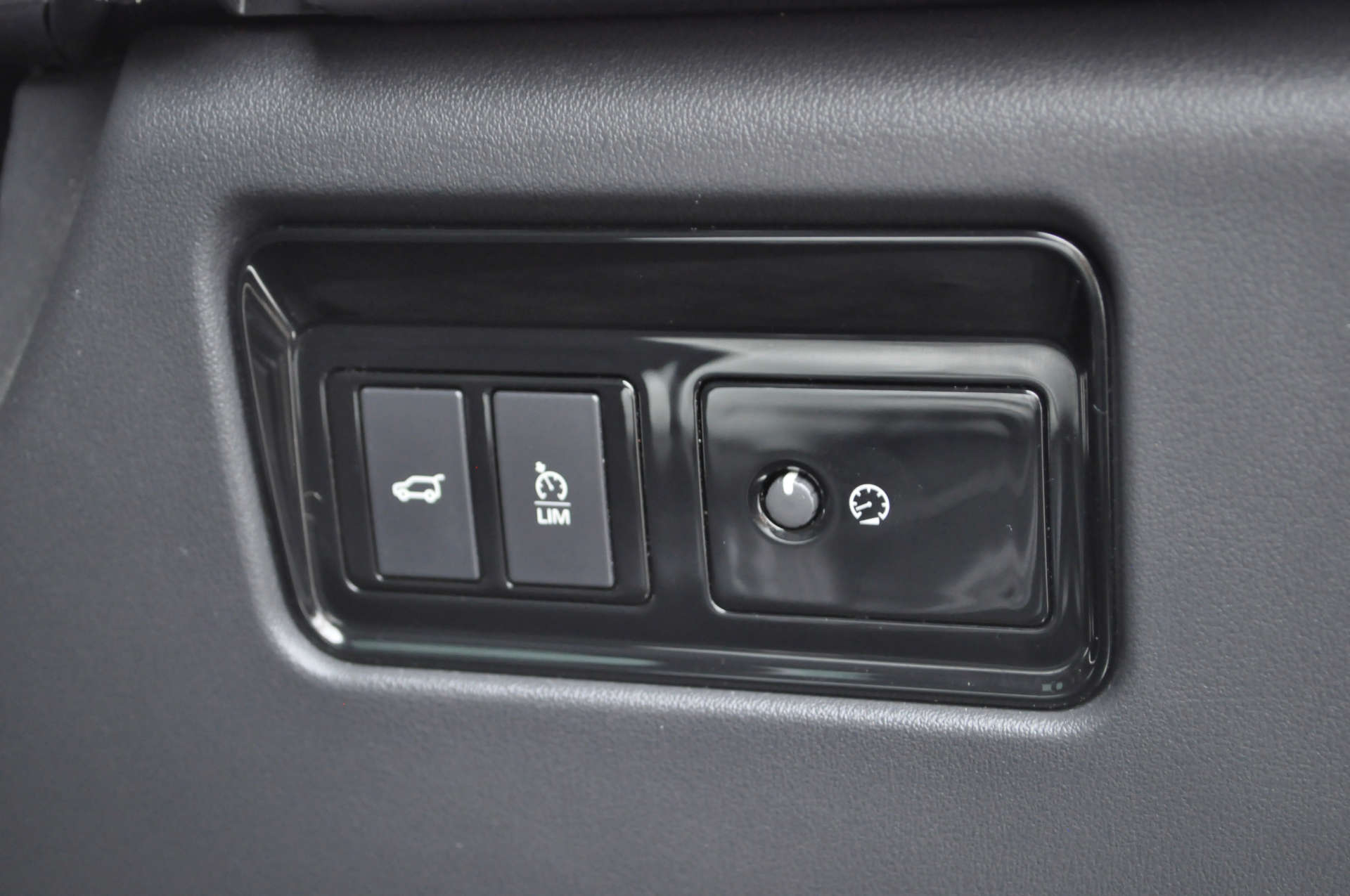 JAGUAR F-PACE 2.0 F-Pace Chequered Flag AWD D Auto 4WD 5dr #27