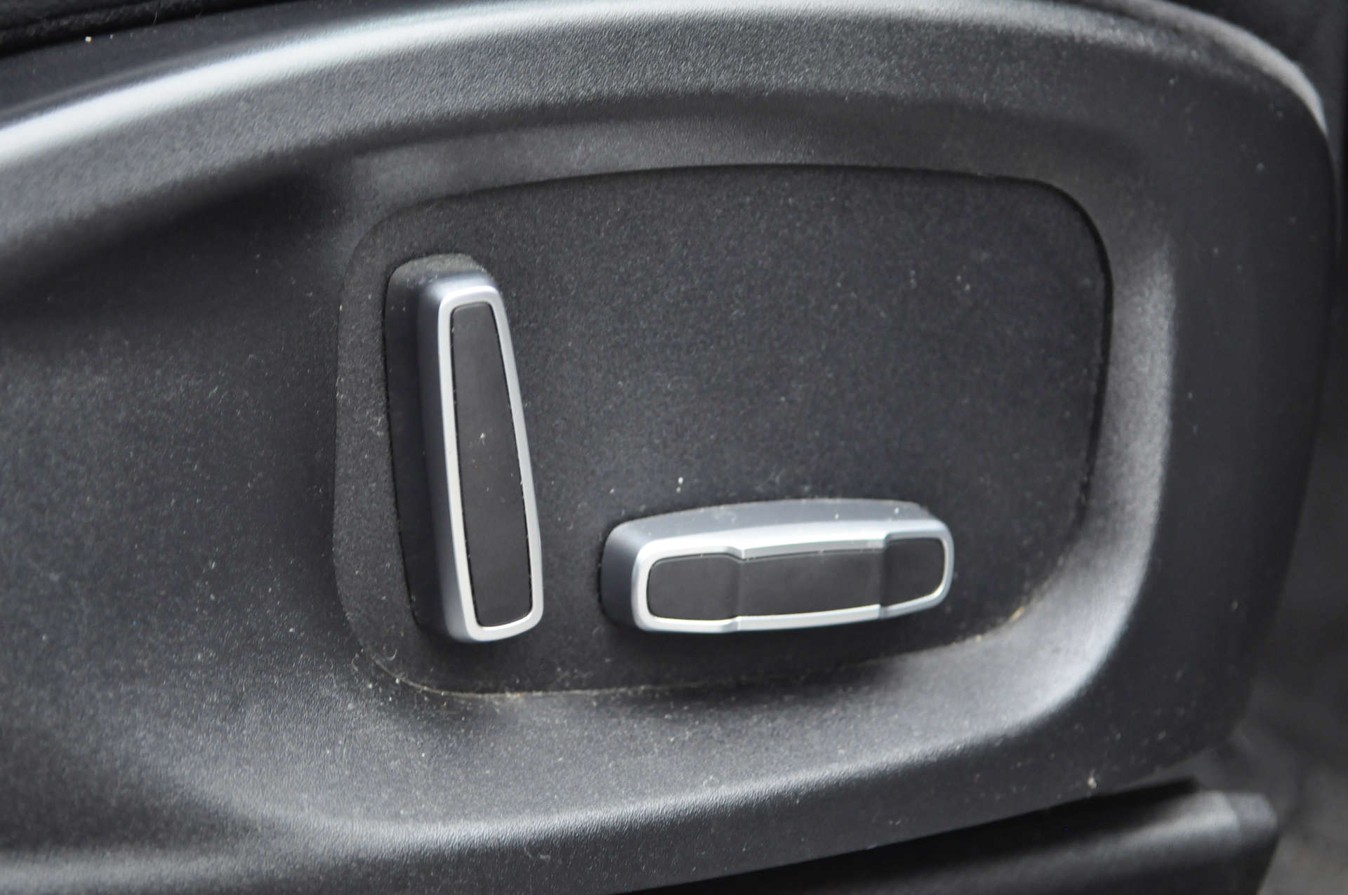 JAGUAR F-PACE 2.0 F-Pace Chequered Flag AWD D Auto 4WD 5dr #28