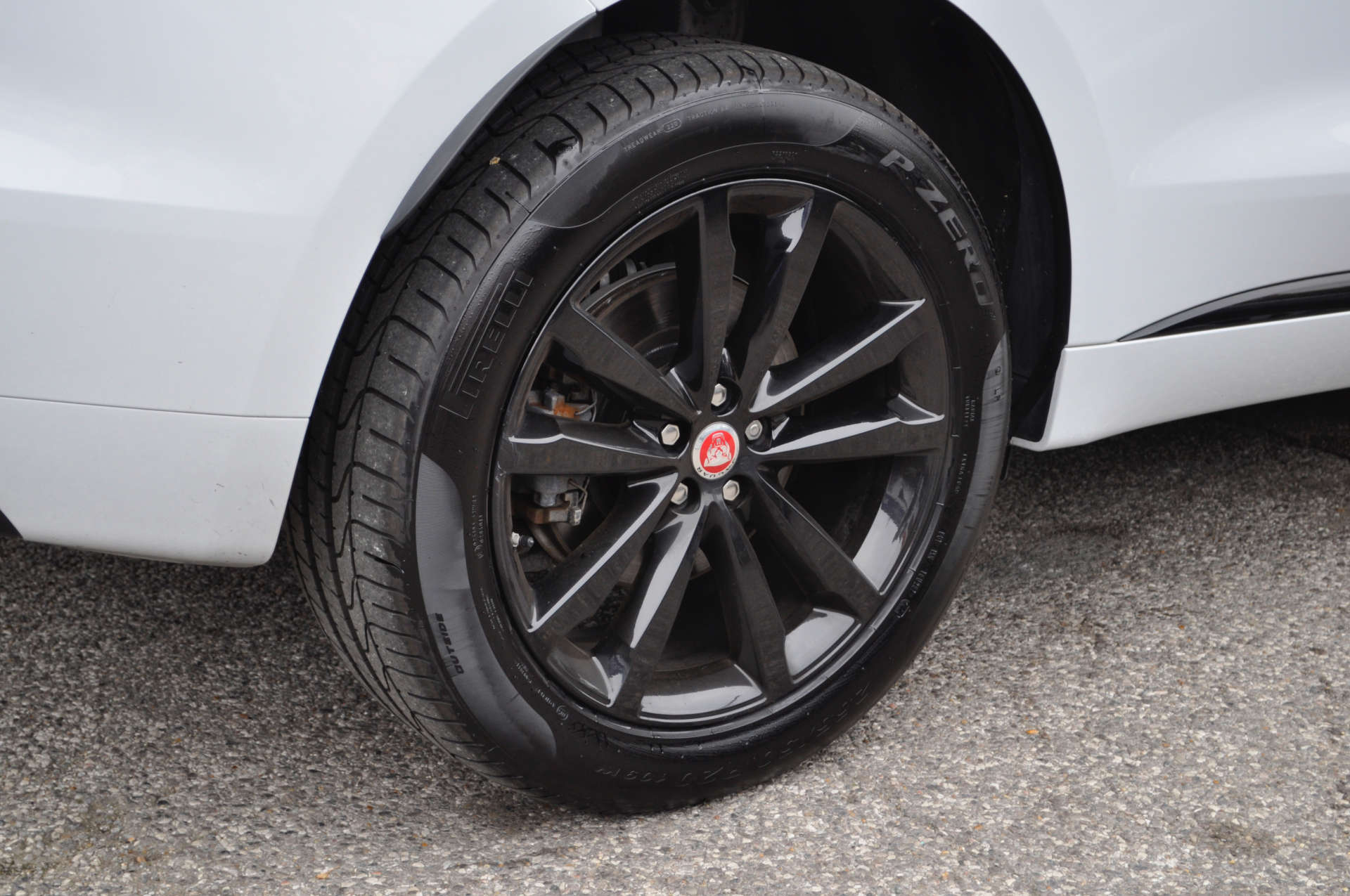 JAGUAR F-PACE 2.0 F-Pace Chequered Flag AWD D Auto 4WD 5dr #30