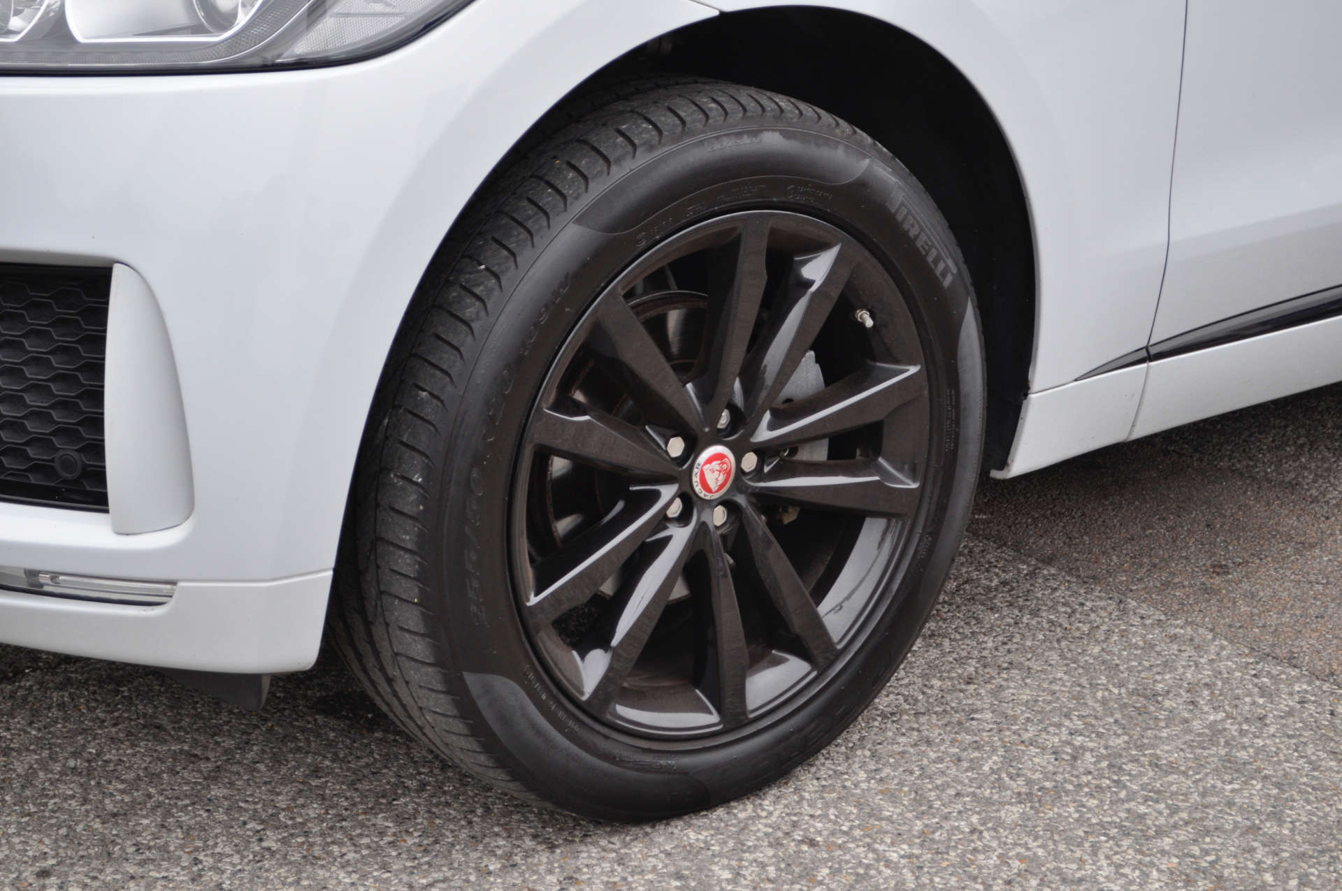 JAGUAR F-PACE 2.0 F-Pace Chequered Flag AWD D Auto 4WD 5dr #32