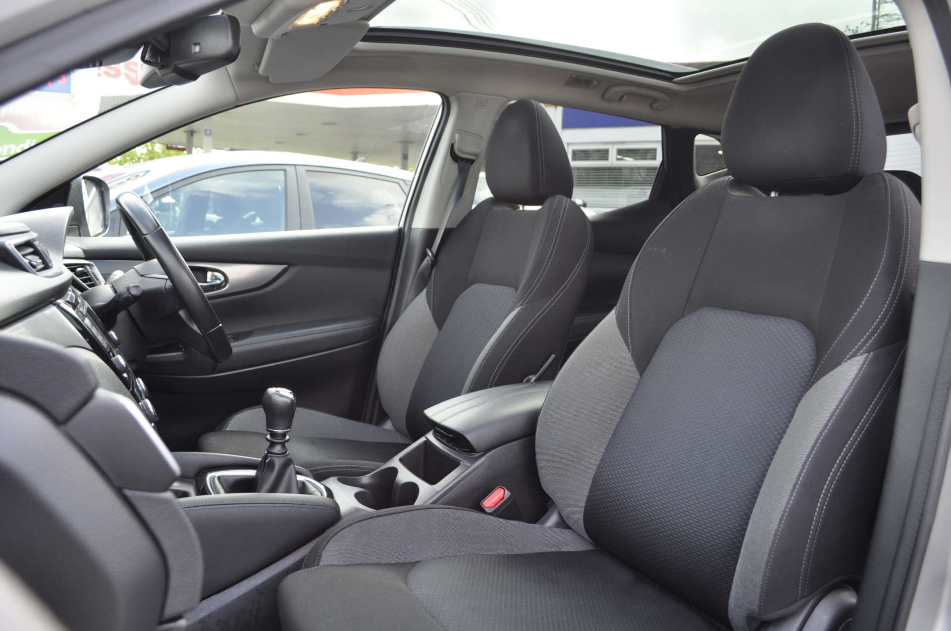 NISSAN QASHQAI 1.3 Qashqai N-Connecta DiG-T 5dr #12