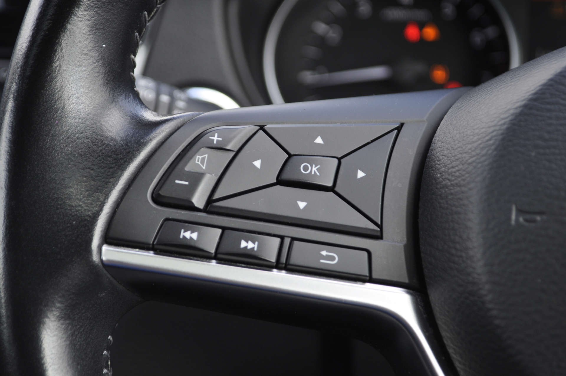 NISSAN QASHQAI 1.3 Qashqai N-Connecta DiG-T 5dr #16