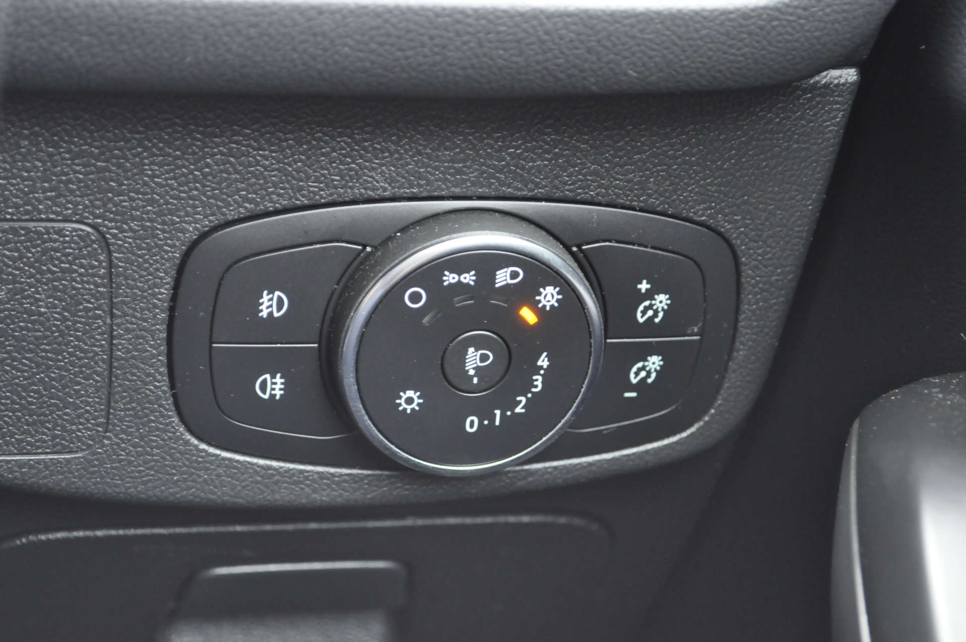 FORD FOCUS 1.0 Focus Titanium X 5dr #23