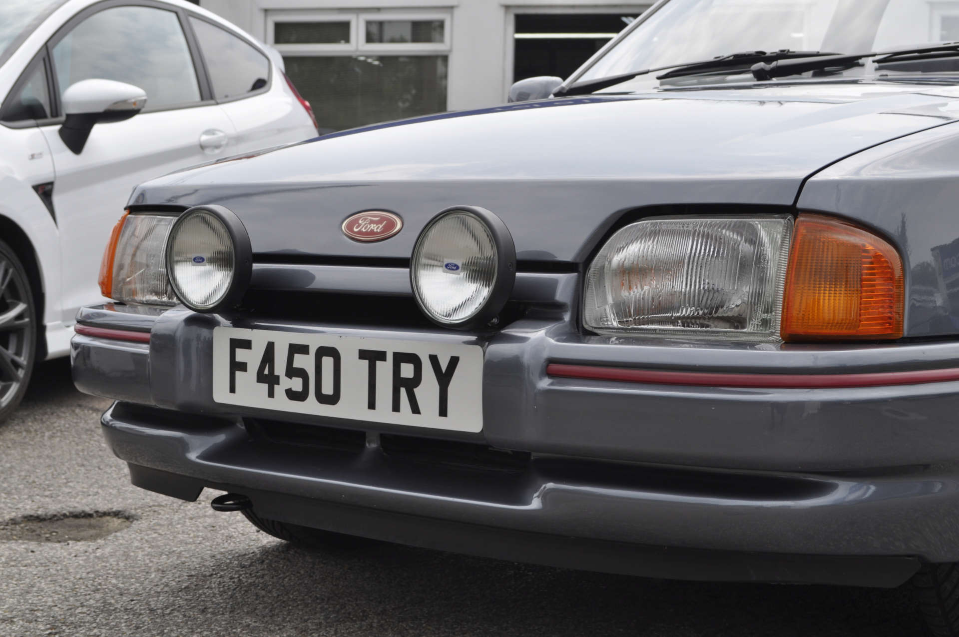 FORD ESCORT XR3 #28