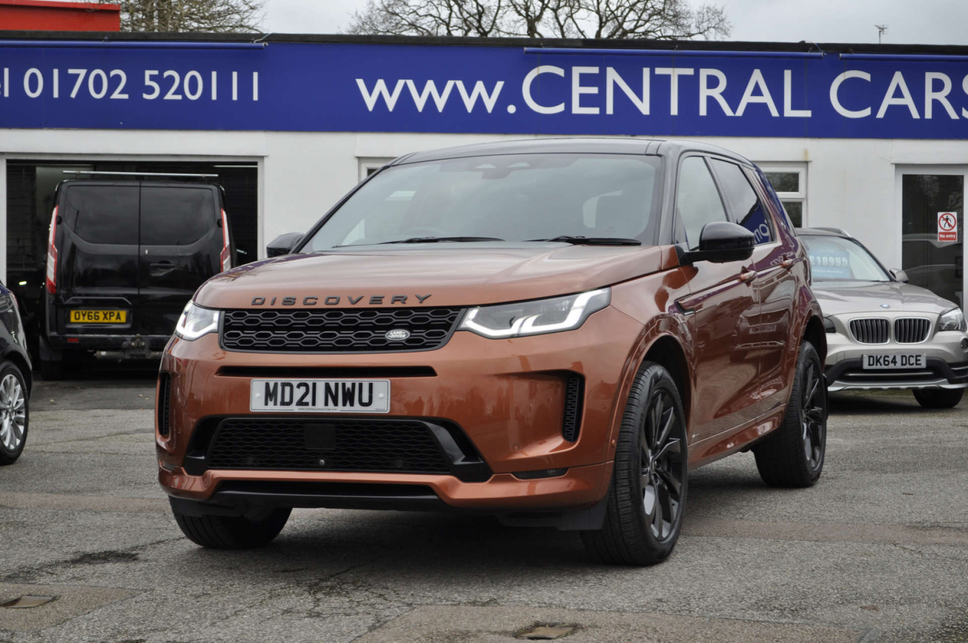 LAND ROVER DISCOVERY SPORT 2.0 Discovery Sport Black MHEV Auto 4WD 5dr #3