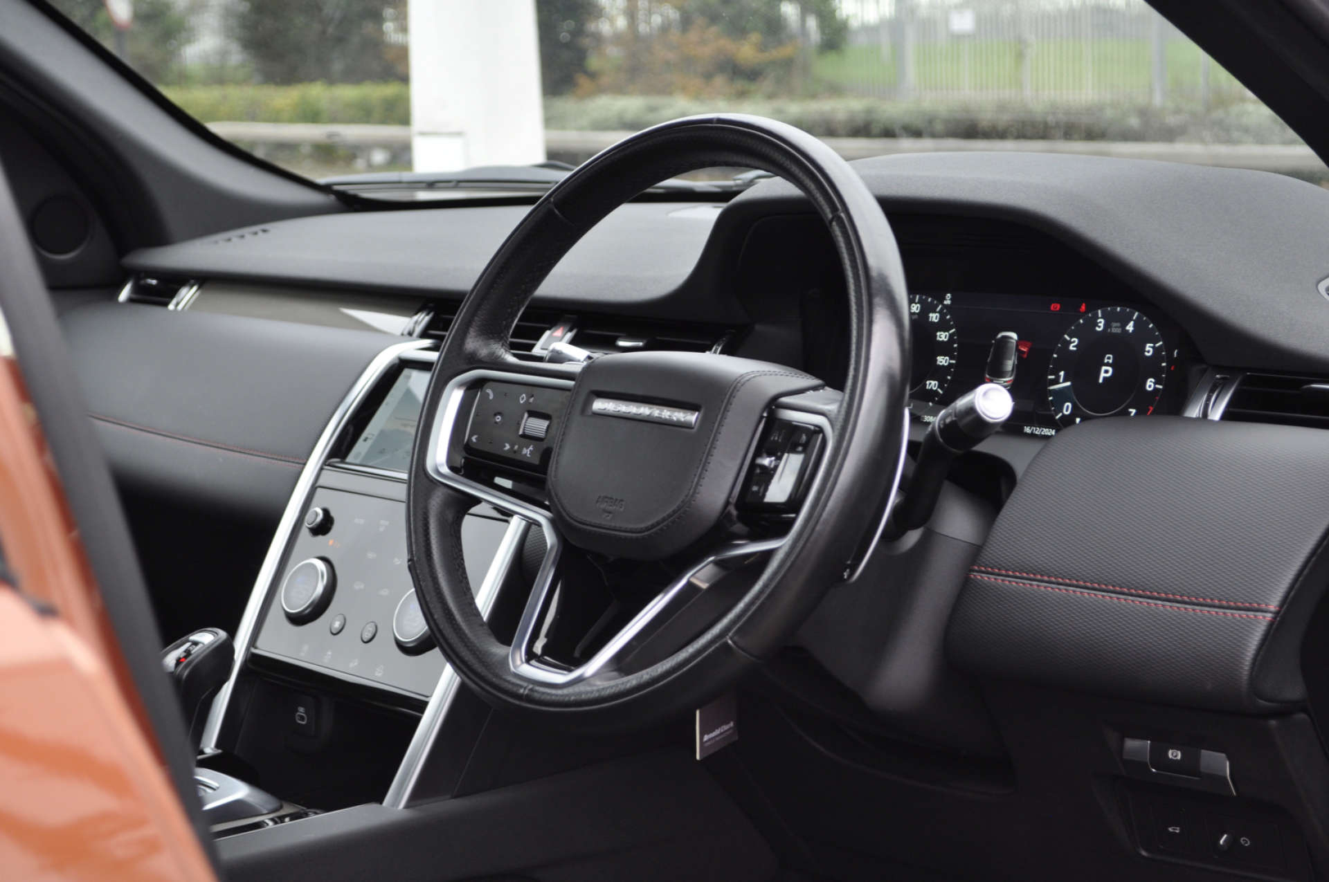 LAND ROVER DISCOVERY SPORT 2.0 Discovery Sport Black MHEV Auto 4WD 5dr #6