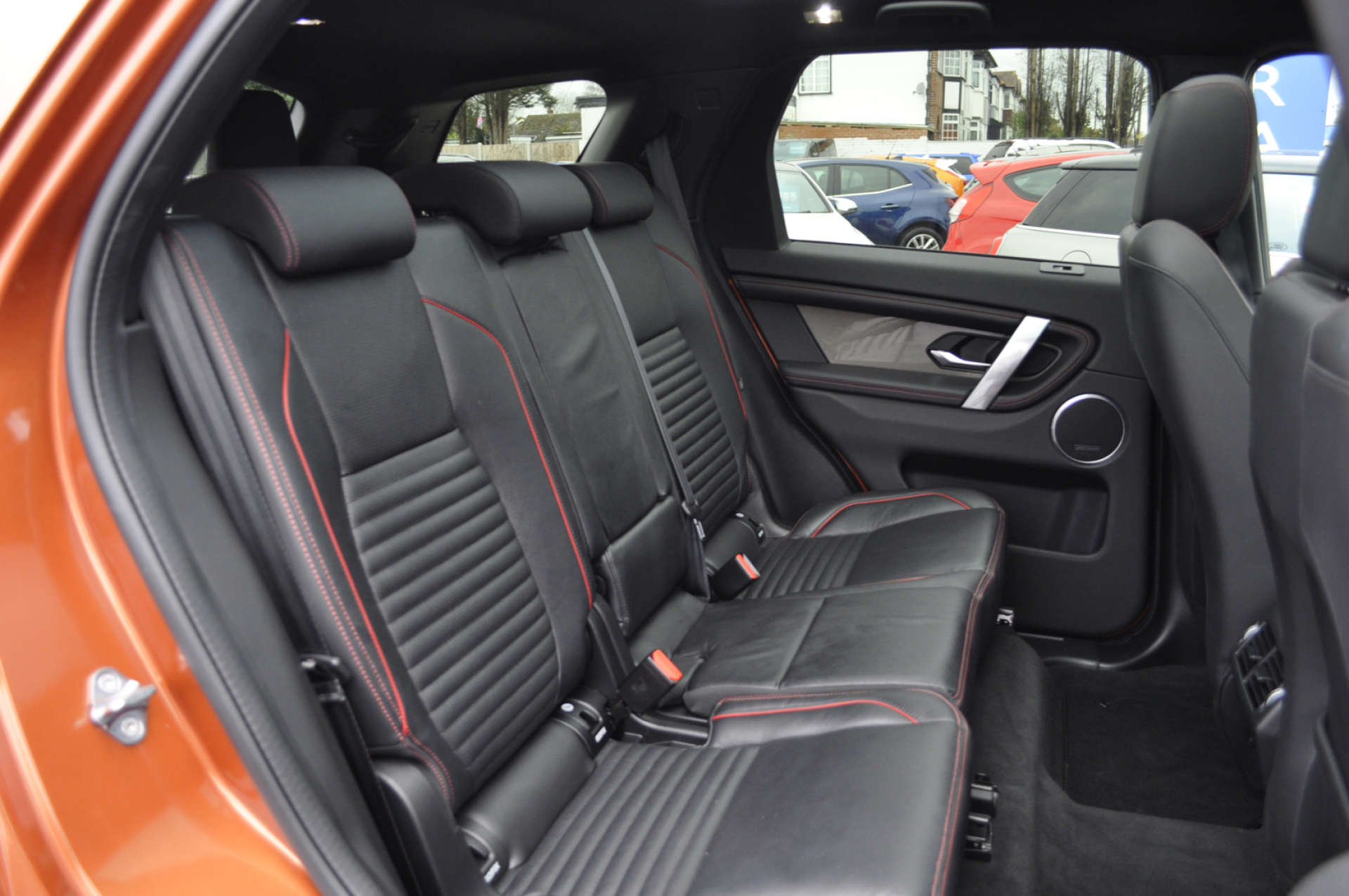LAND ROVER DISCOVERY SPORT 2.0 Discovery Sport Black MHEV Auto 4WD 5dr #8