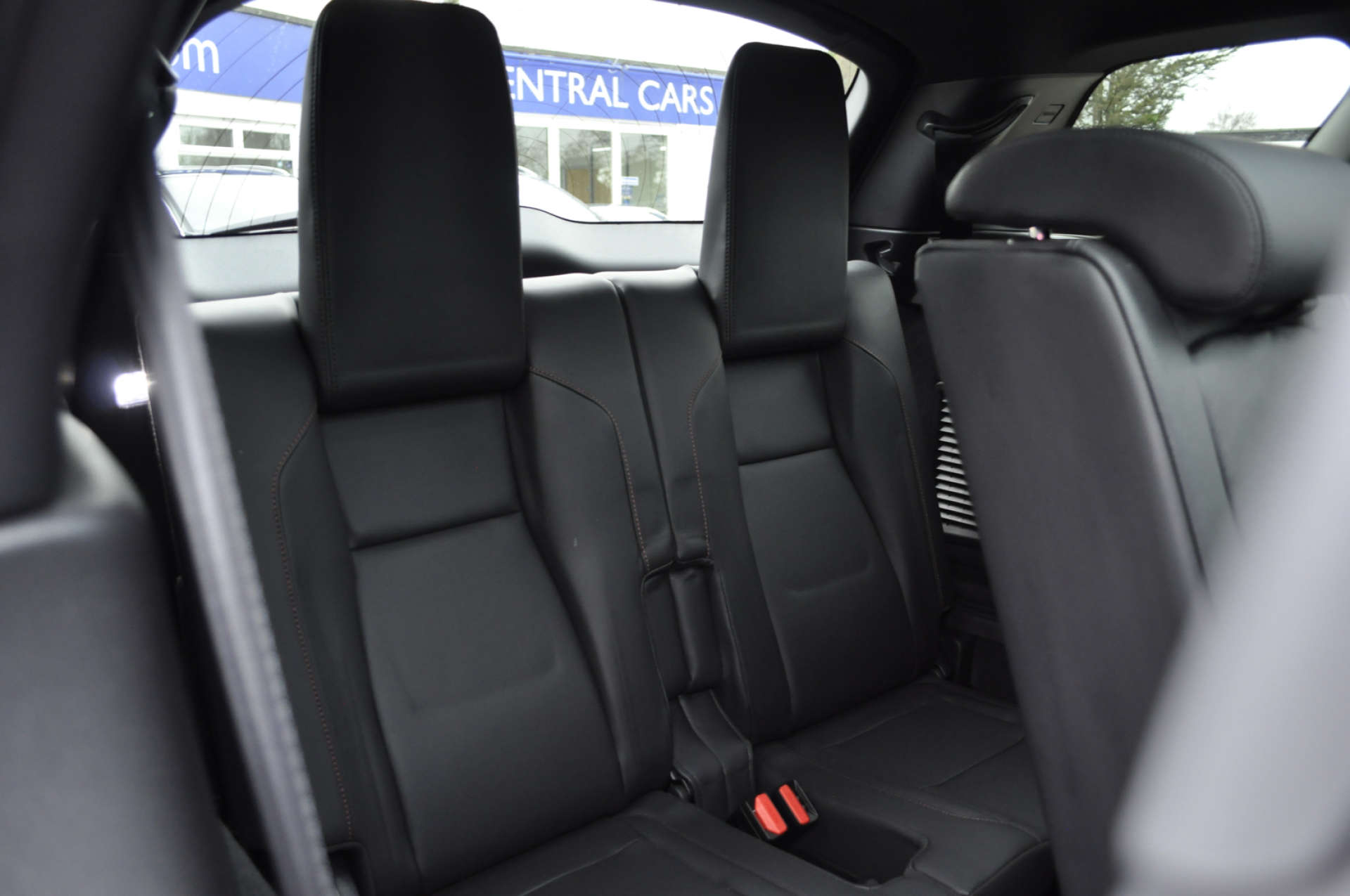 LAND ROVER DISCOVERY SPORT 2.0 Discovery Sport Black MHEV Auto 4WD 5dr #9