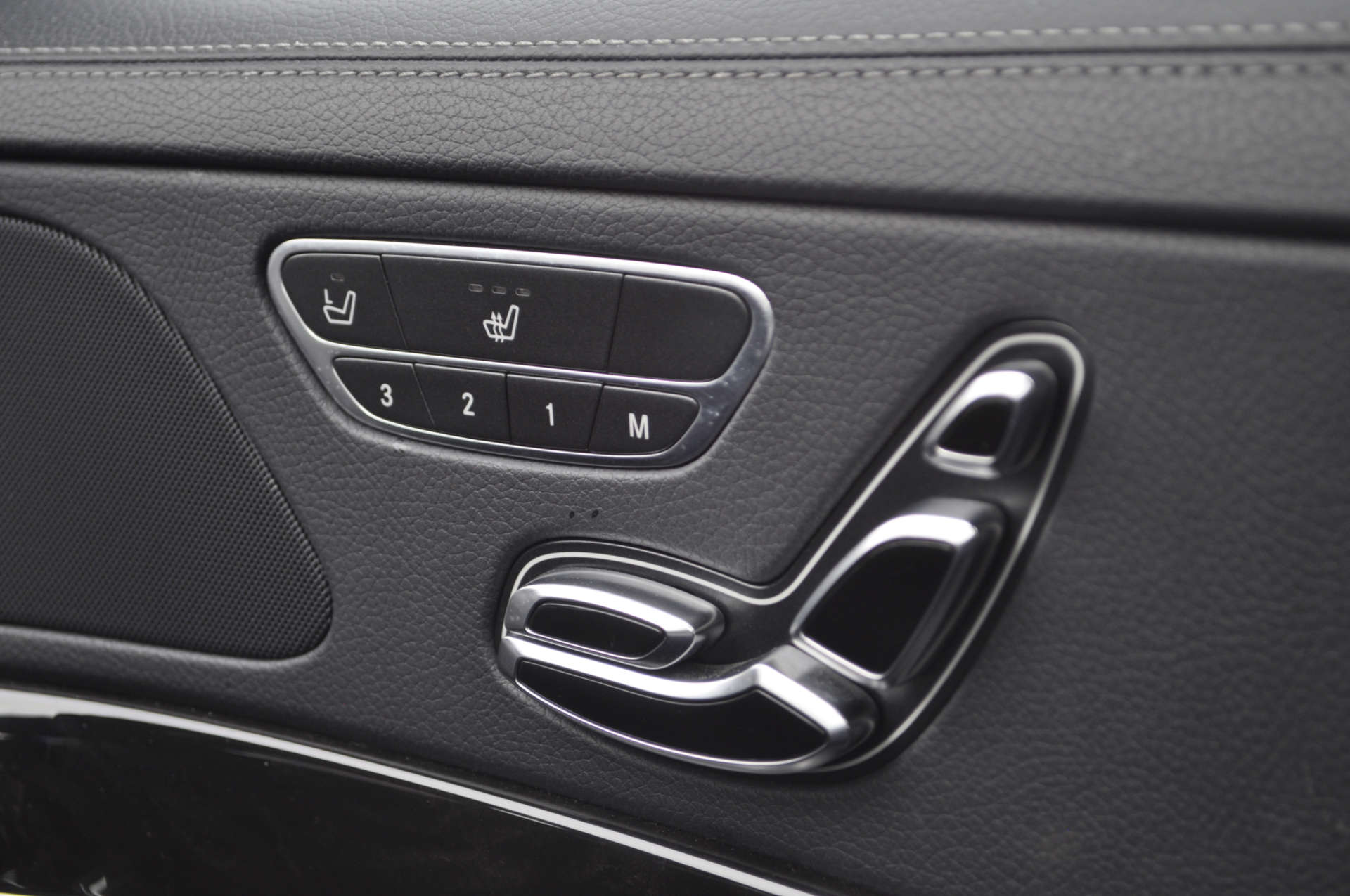 MERCEDES-BENZ S-CLASS 4.7 S500 L AMG Line Auto 4dr #19