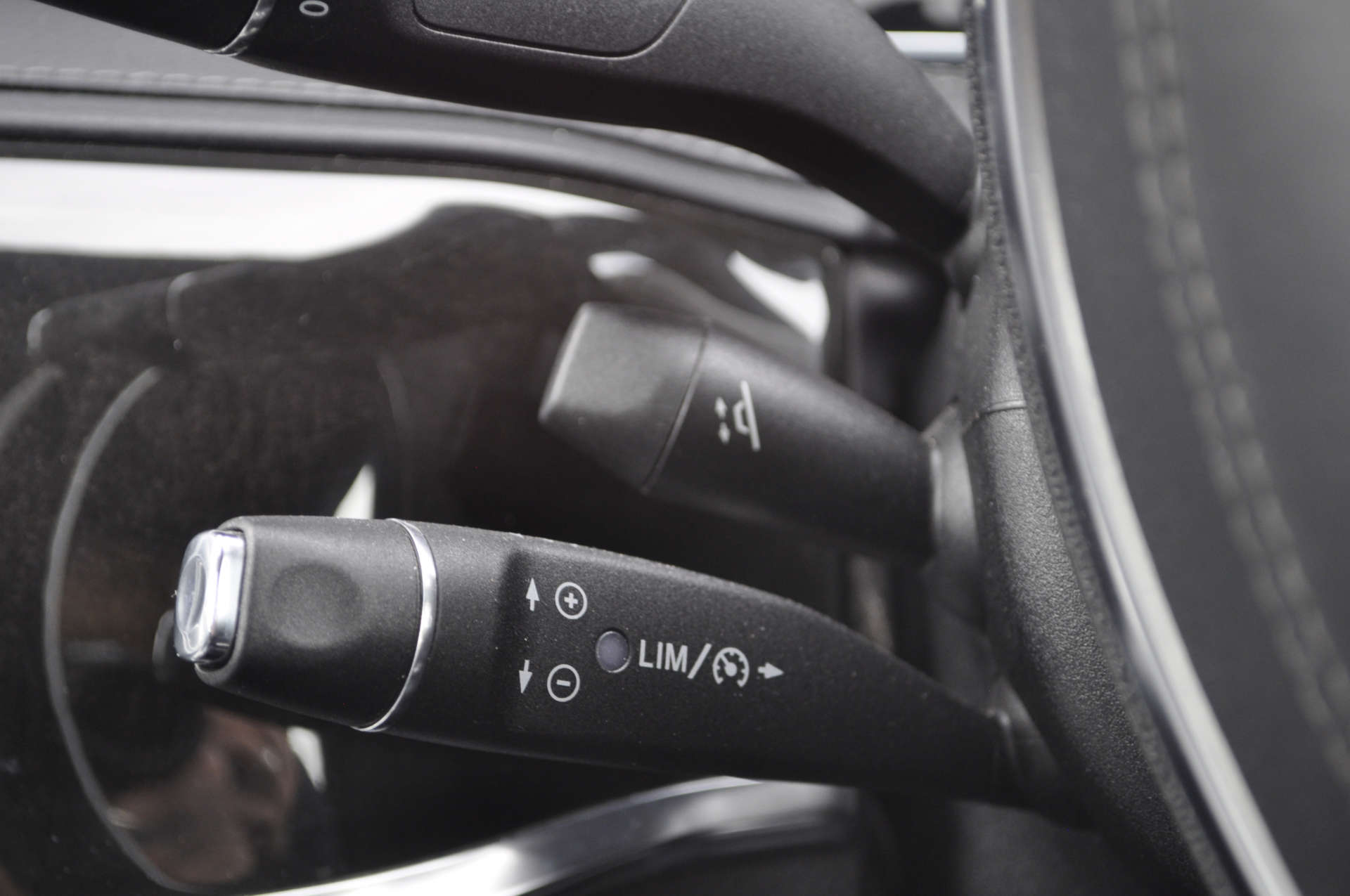 MERCEDES-BENZ S-CLASS 4.7 S500 L AMG Line Auto 4dr #22