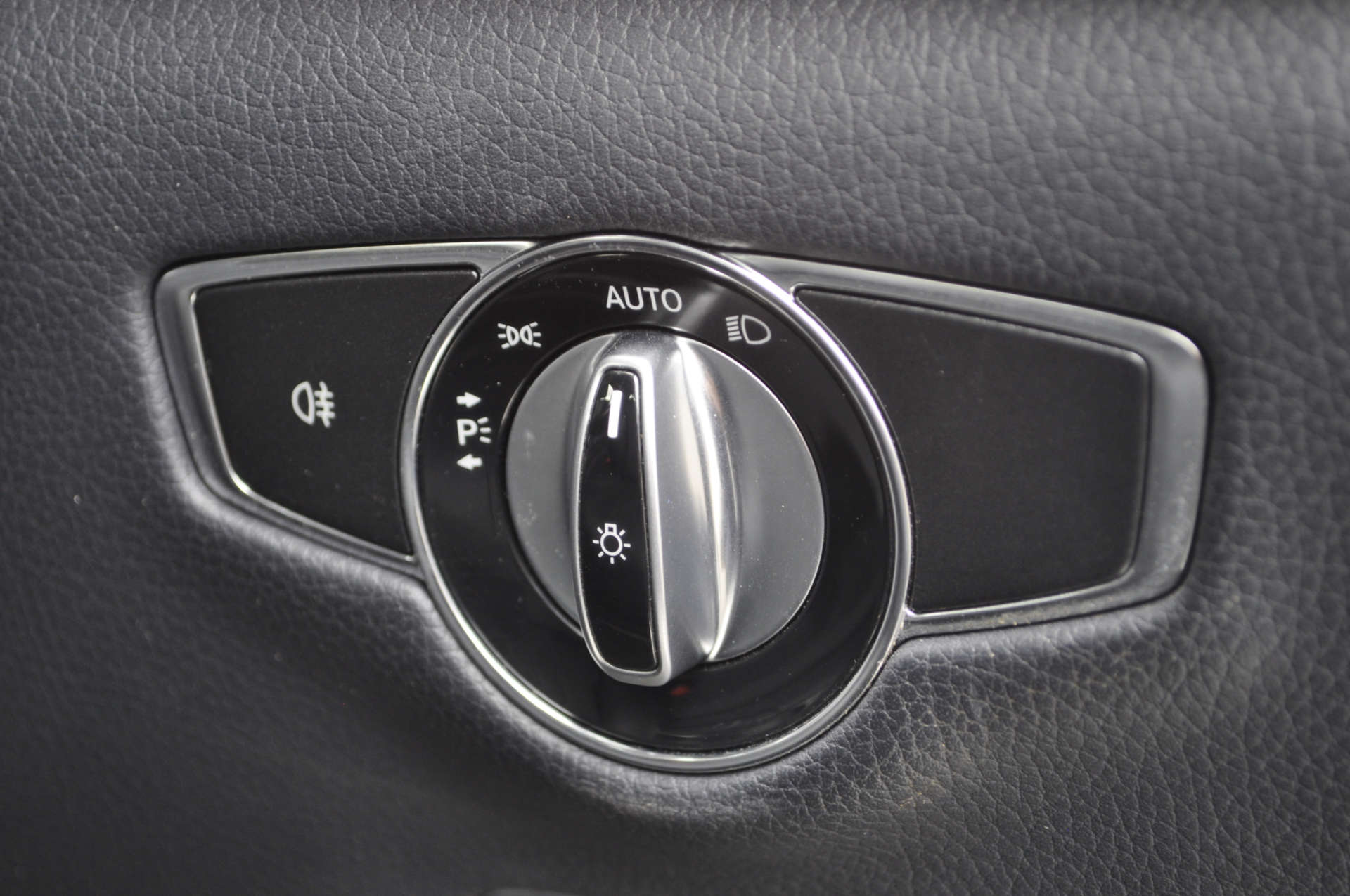 MERCEDES-BENZ S-CLASS 4.7 S500 L AMG Line Auto 4dr #24