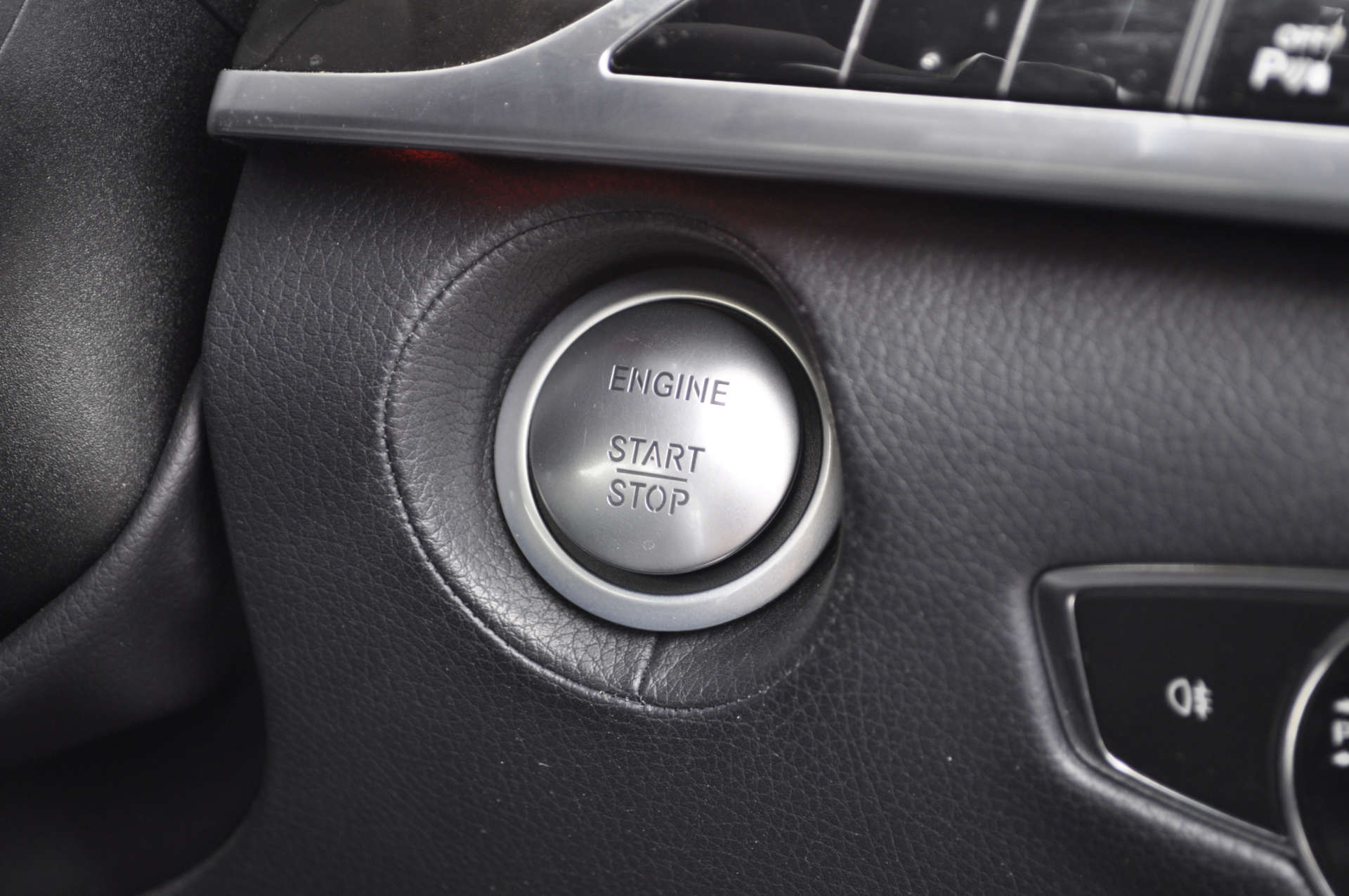 MERCEDES-BENZ S-CLASS 4.7 S500 L AMG Line Auto 4dr #25