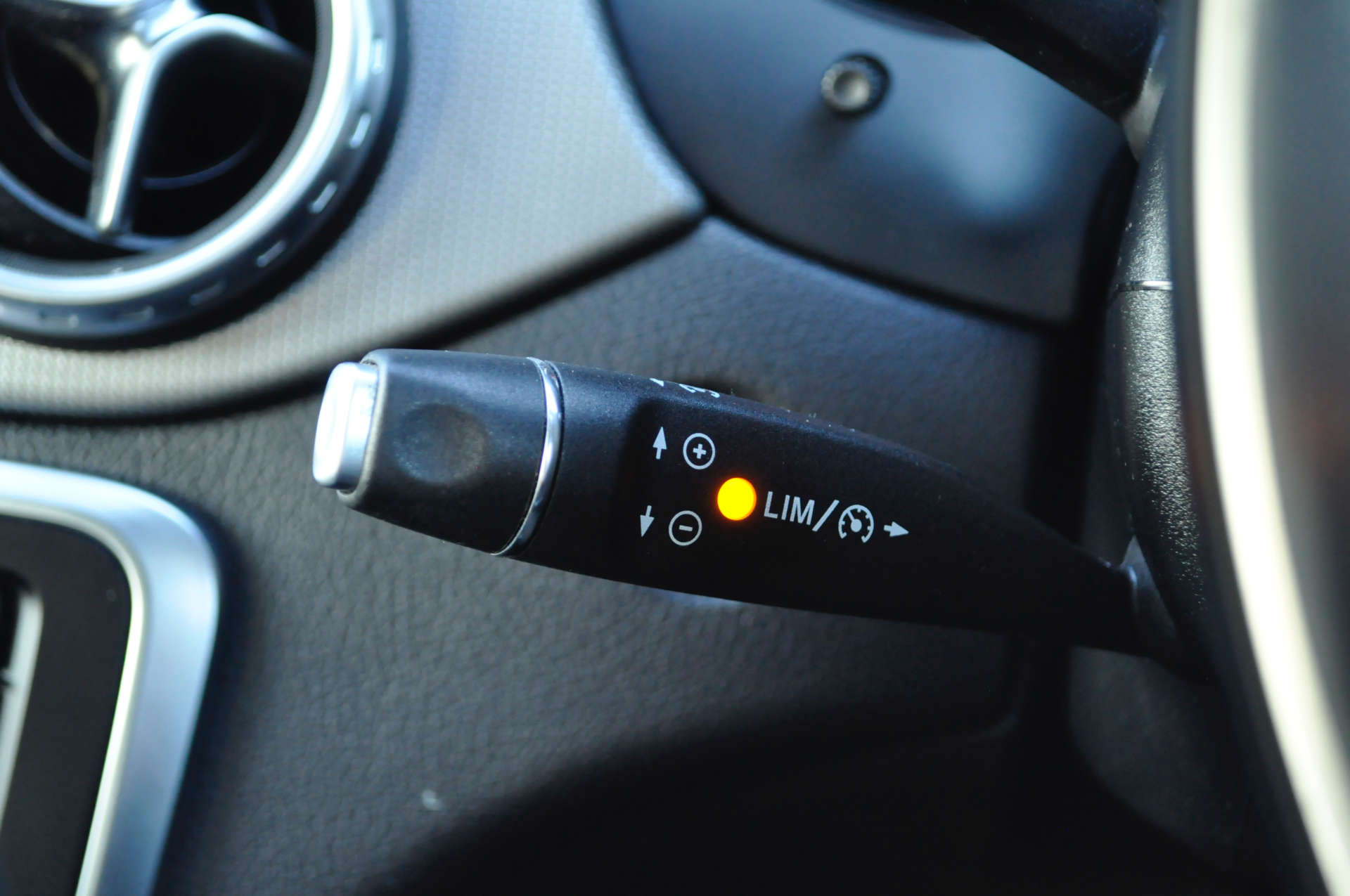 MERCEDES-BENZ GLA 1.6 GLA 200 Sport Executive 5dr #16