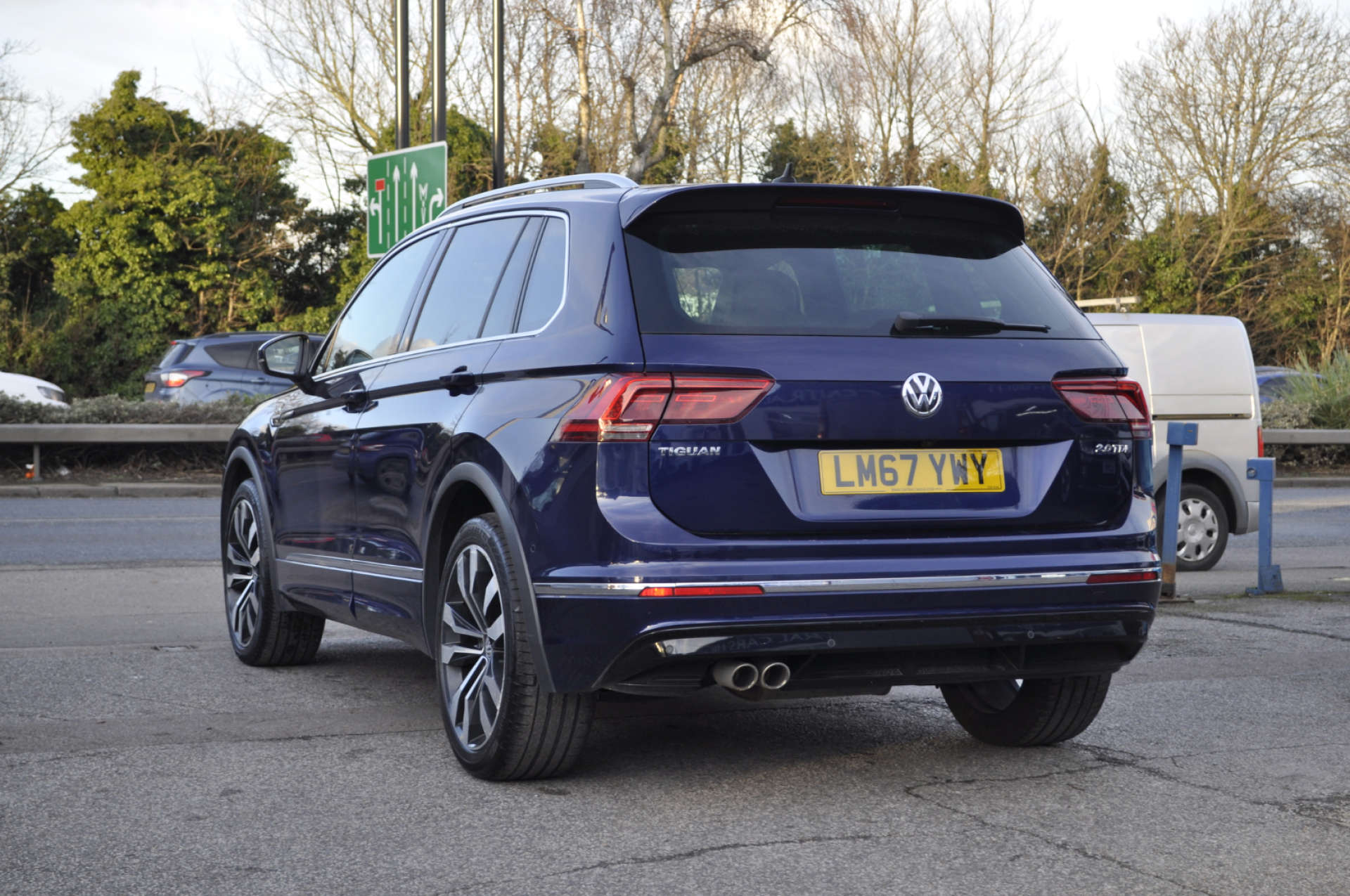 VOLKSWAGEN TIGUAN 2.0 Tiguan R-Line TDI BlueMotion Technology Semi-Auto 5dr #4