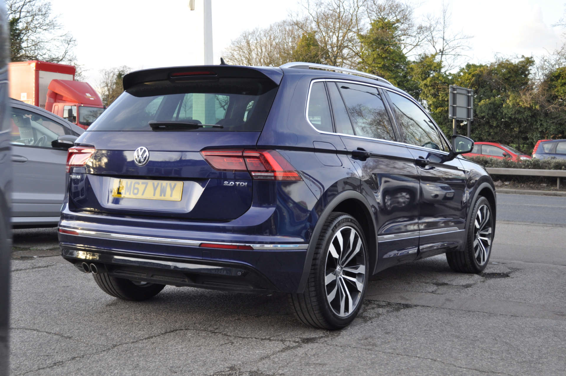 VOLKSWAGEN TIGUAN 2.0 Tiguan R-Line TDI BlueMotion Technology Semi-Auto 5dr #5
