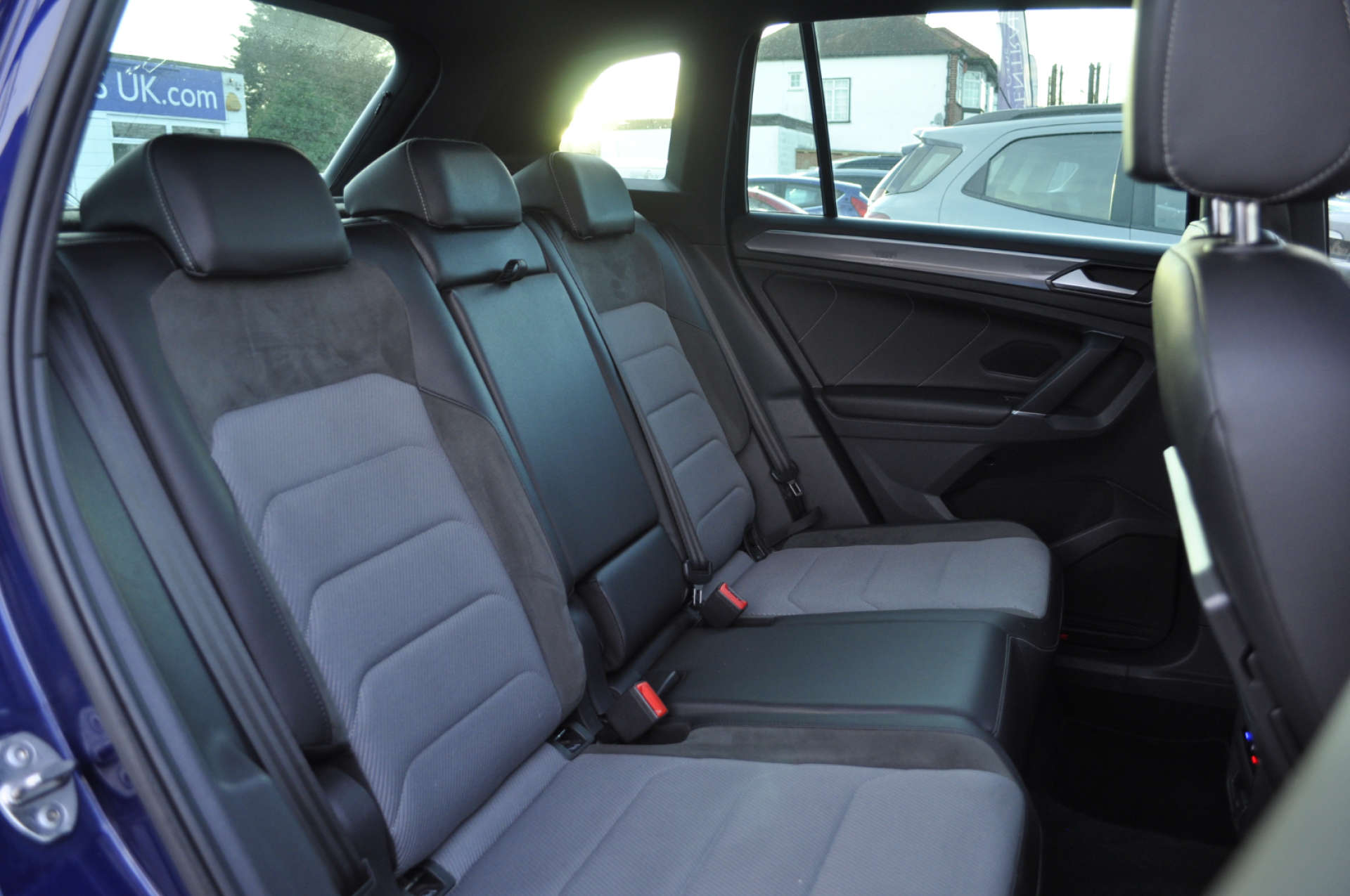 VOLKSWAGEN TIGUAN 2.0 Tiguan R-Line TDI BlueMotion Technology Semi-Auto 5dr #8