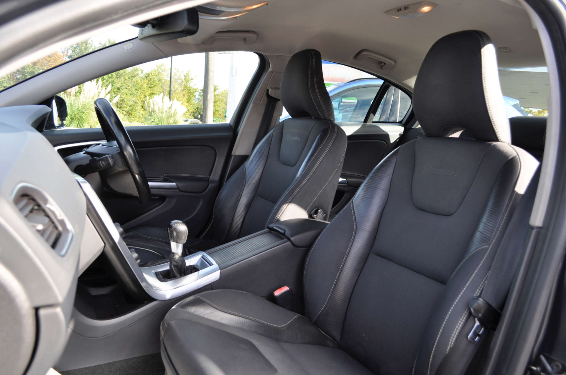 VOLVO S60 2.0 S60 R-Design Luxury D3 4dr #9