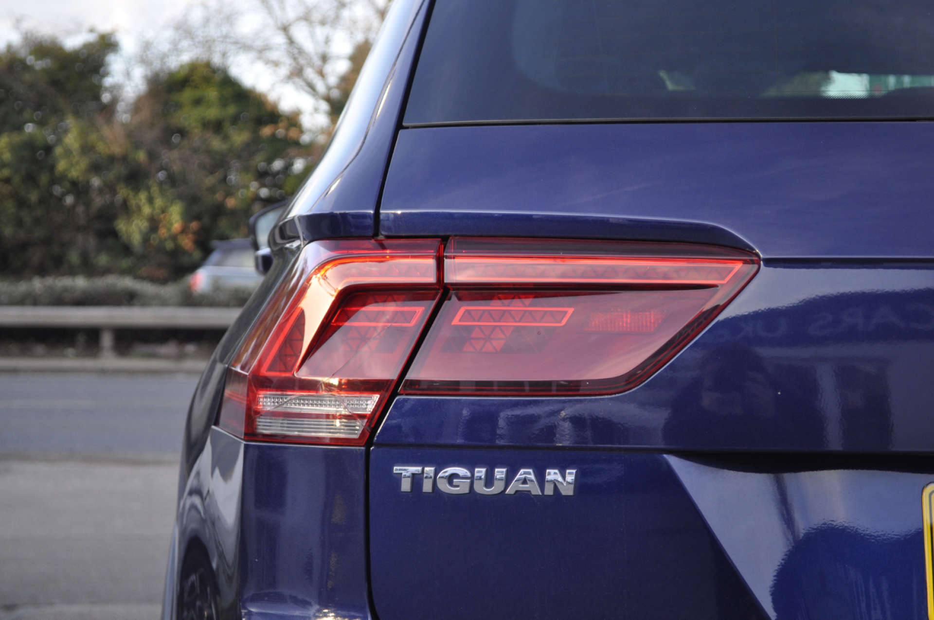 VOLKSWAGEN TIGUAN 2.0 Tiguan R-Line TDI BlueMotion Technology Semi-Auto 5dr #25