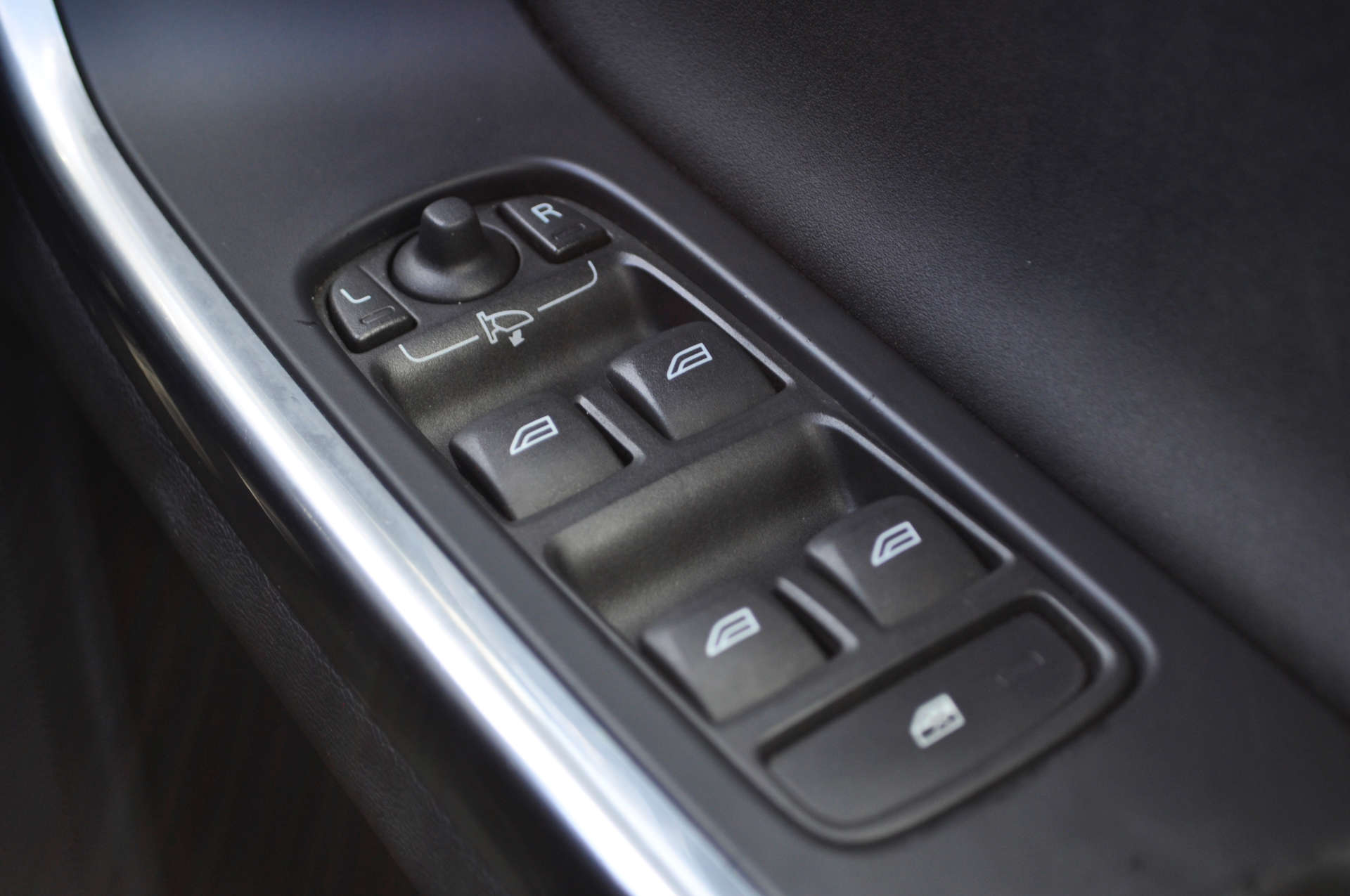 VOLVO S60 2.0 S60 R-Design Luxury D3 4dr #23