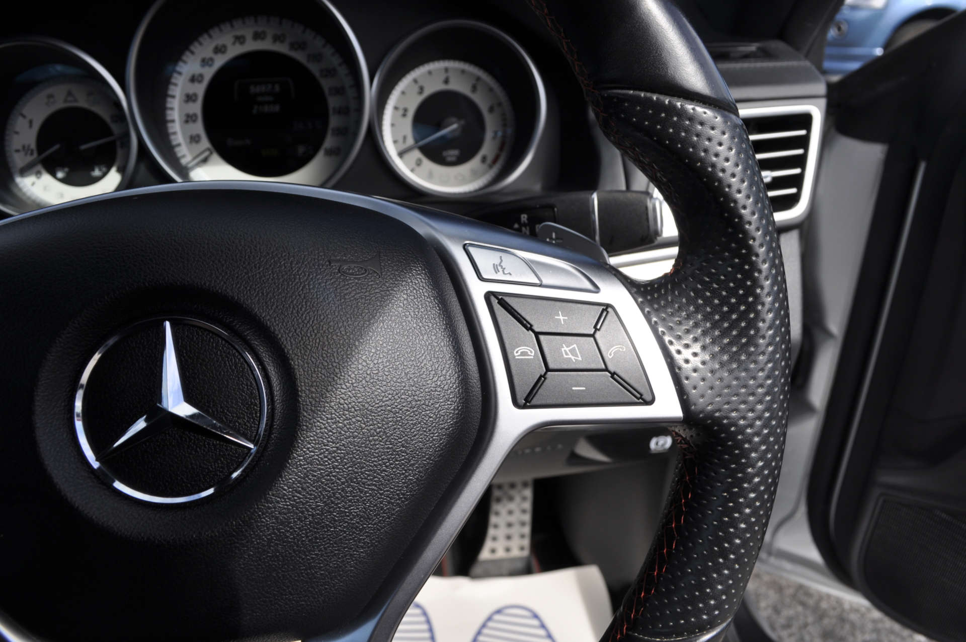 MERCEDES-BENZ E-CLASS 3.5 E400 AMG Line Auto 2dr #25
