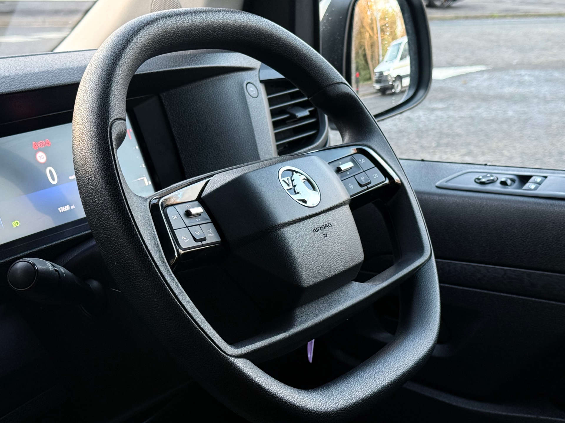 VAUXHALL VIVARO F3100 2.0 Prime S/S 6dr #12