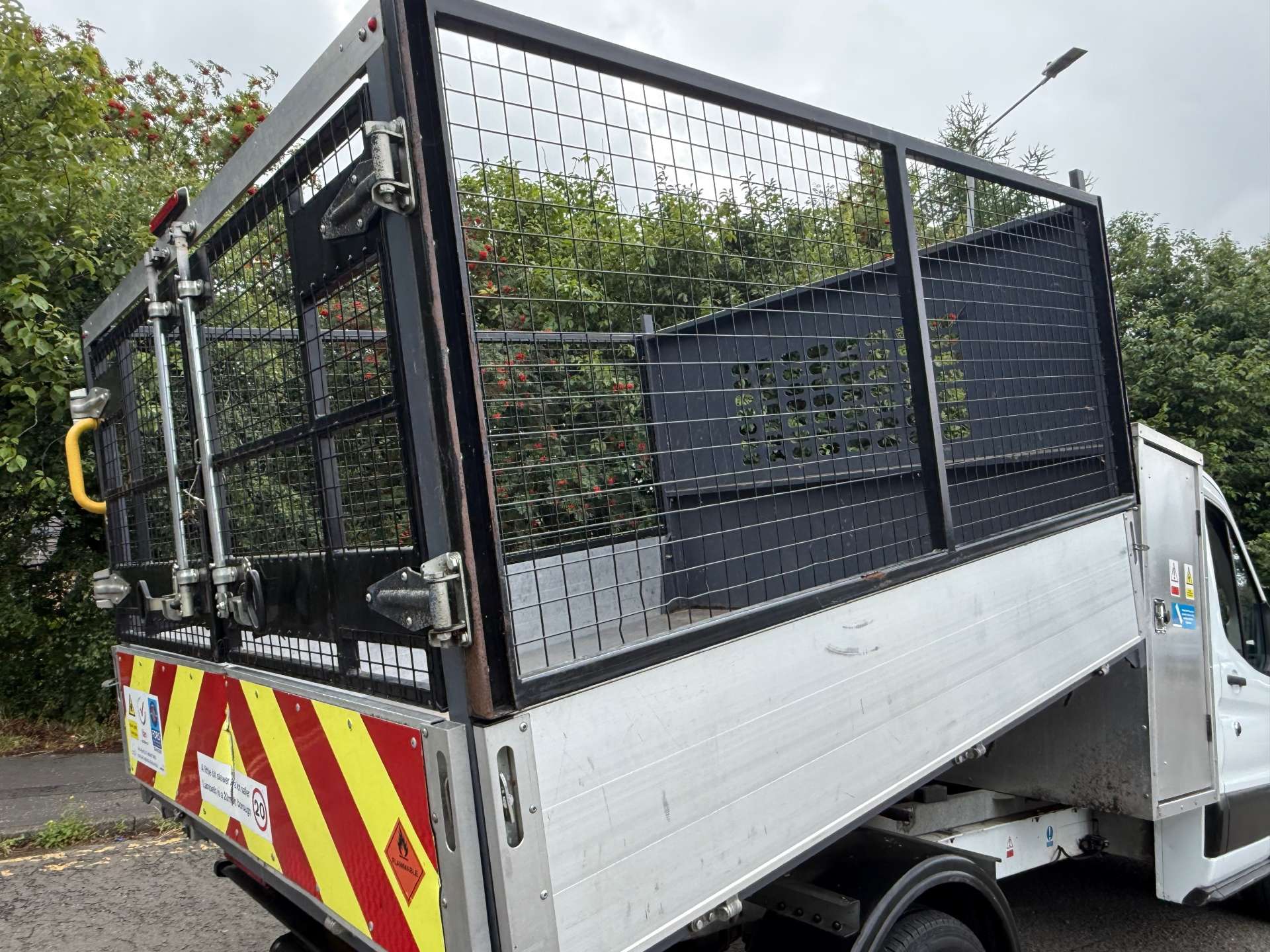 FORD TRANSIT 350 Caged Tipper with Storage #6