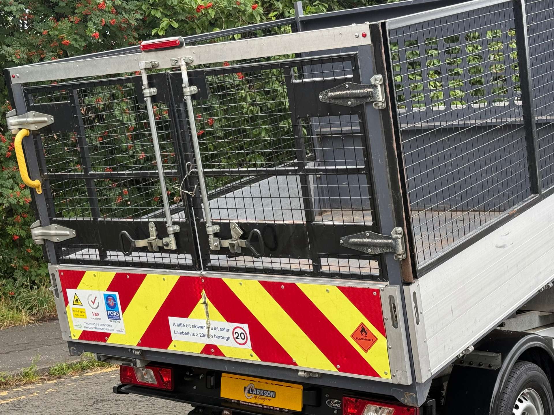 FORD TRANSIT 350 Caged Tipper with Storage #8