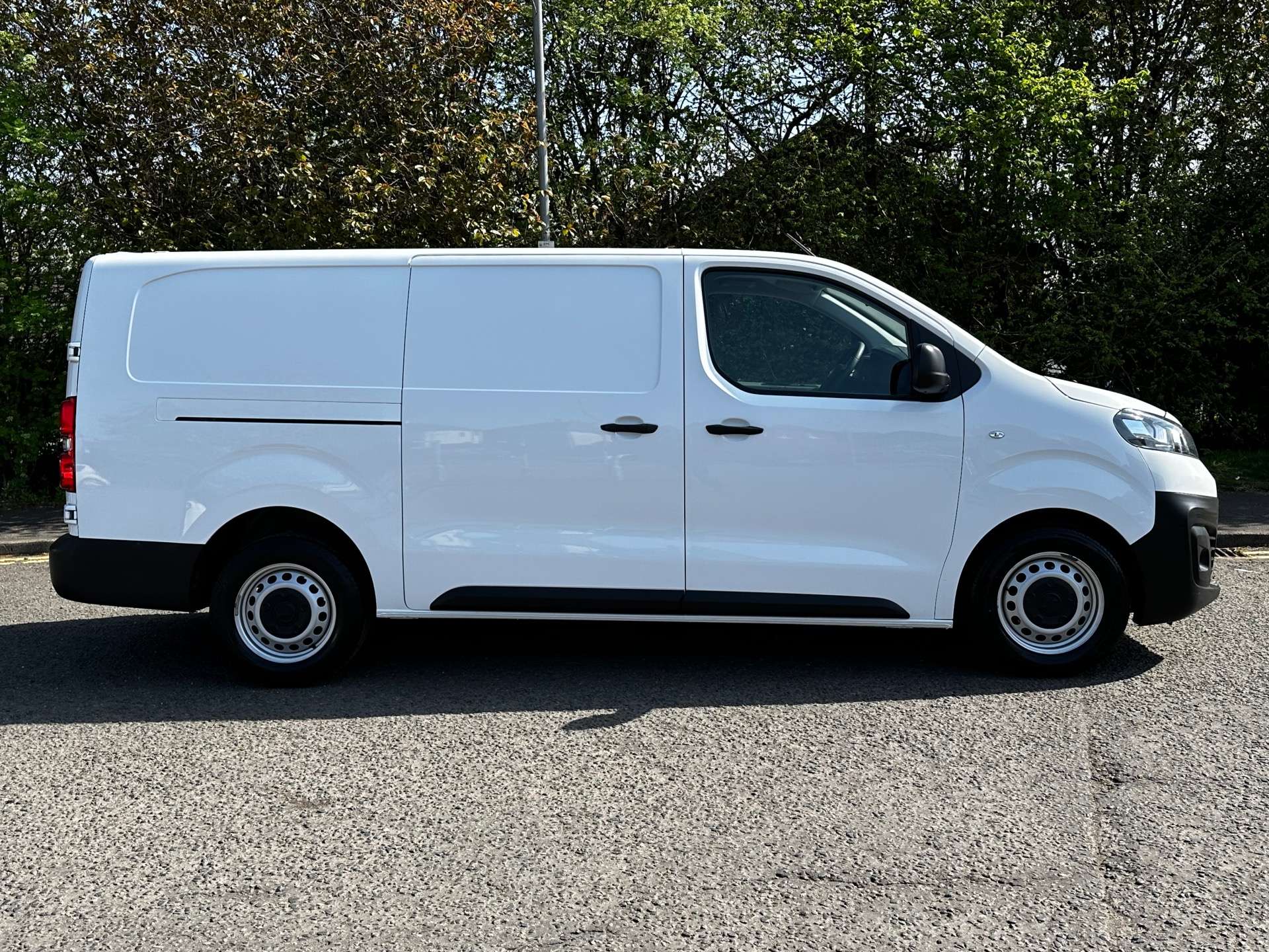 VAUXHALL VIVARO 2900 Dynamic L2 (LWB) Choice #16