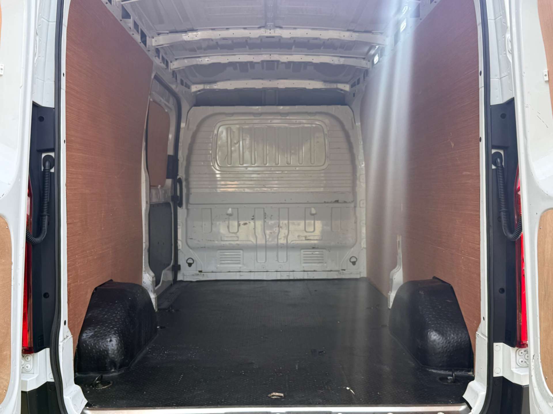 MAXUS DELIVER 9 2.0 LWB (L3H2) 150ps 19k miles #10