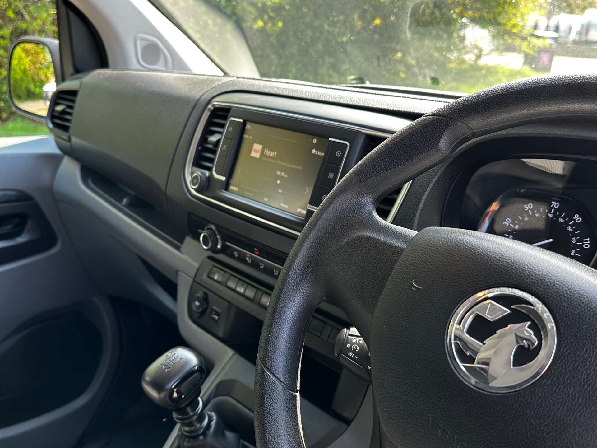 VAUXHALL VIVARO 2900 Dynamic L2 (LWB) Choice #17