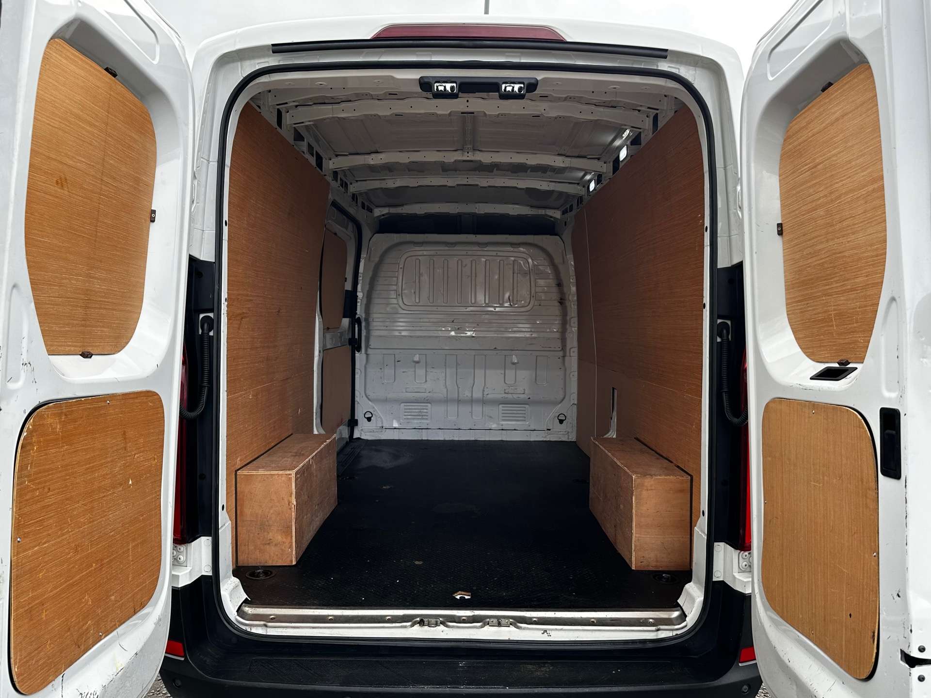 MAXUS DELIVER 9 2.0 L3H2 140ps LWB #8