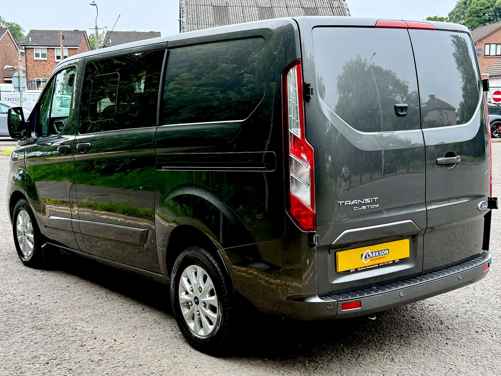 FORD TRANSIT CUSTOM 320 Limited 170ps 6 Seat Crewvan DCIV Automatic #4