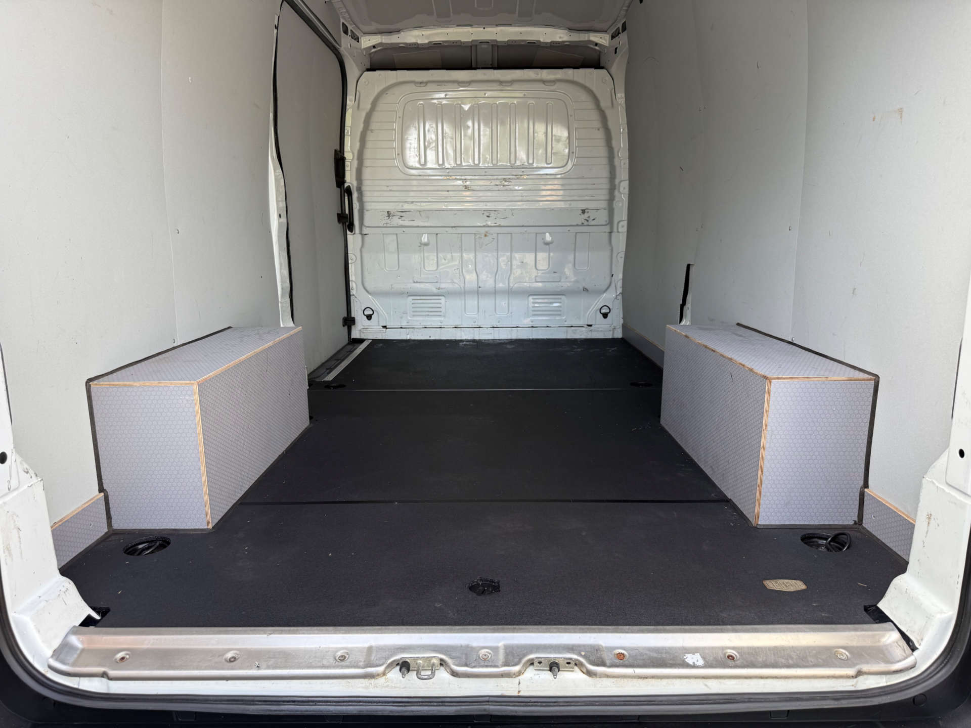 MAXUS DELIVER 9 L3H2 (LWB) Choice of 2 #10