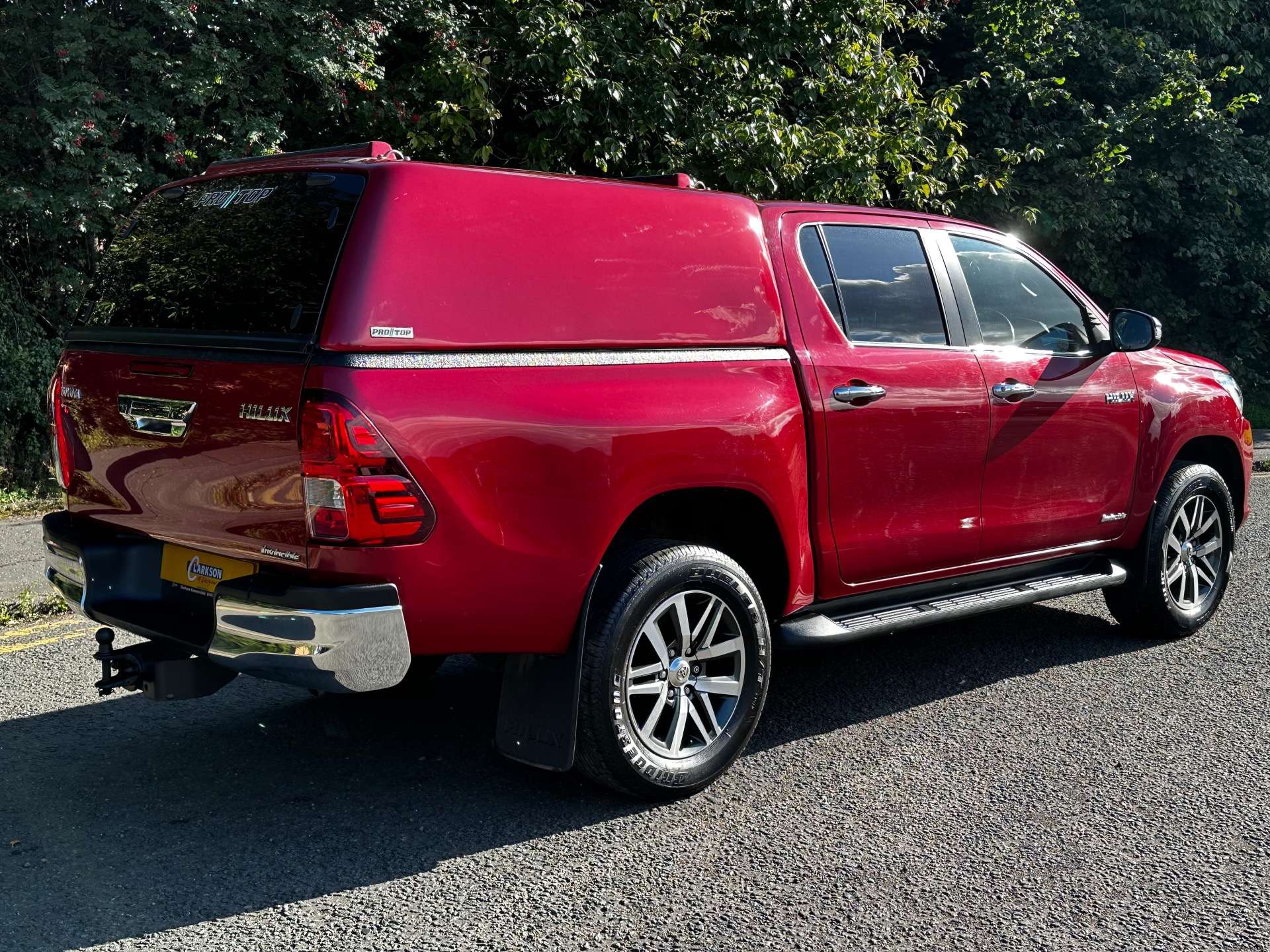 TOYOTA HILUX 2.4 HI-Luxury Invincible D-4D 4WD Double Cab Auto 4WD 5dr #3