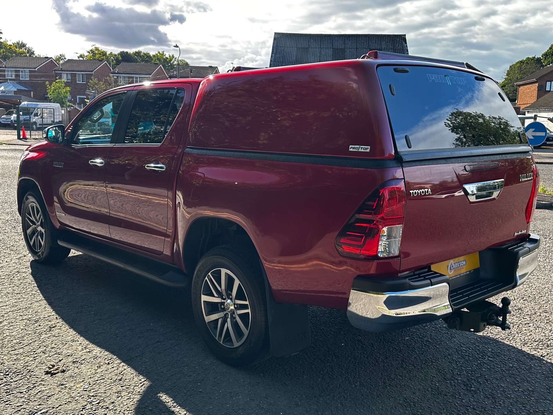 TOYOTA HILUX 2.4 HI-Luxury Invincible D-4D 4WD Double Cab Auto 4WD 5dr #4