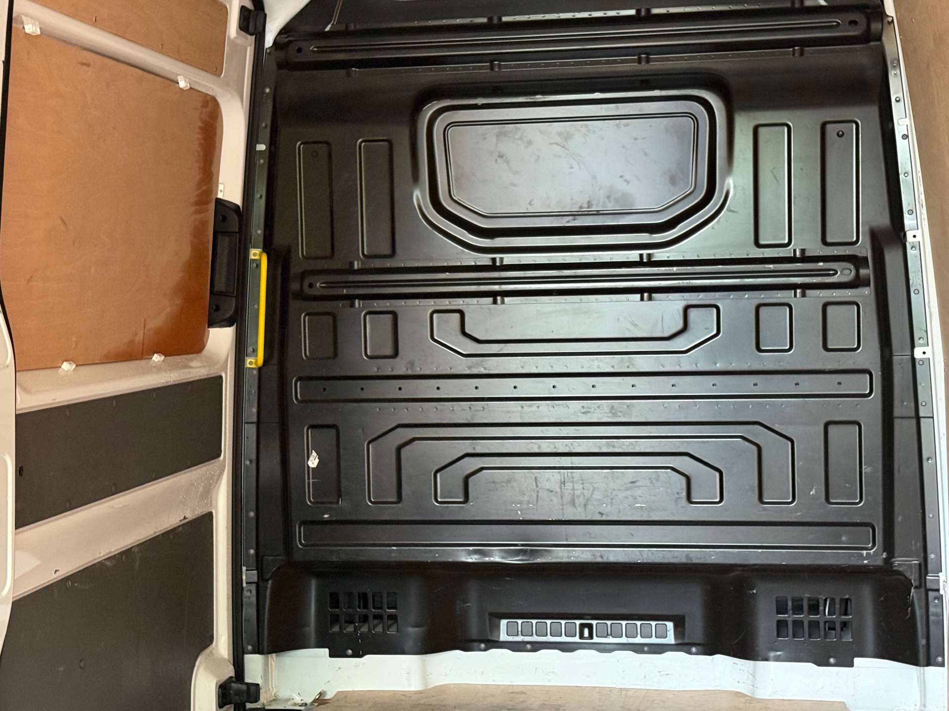 VOLKSWAGEN CRAFTER CR35 LWB with Business Pk (AC etc) #12