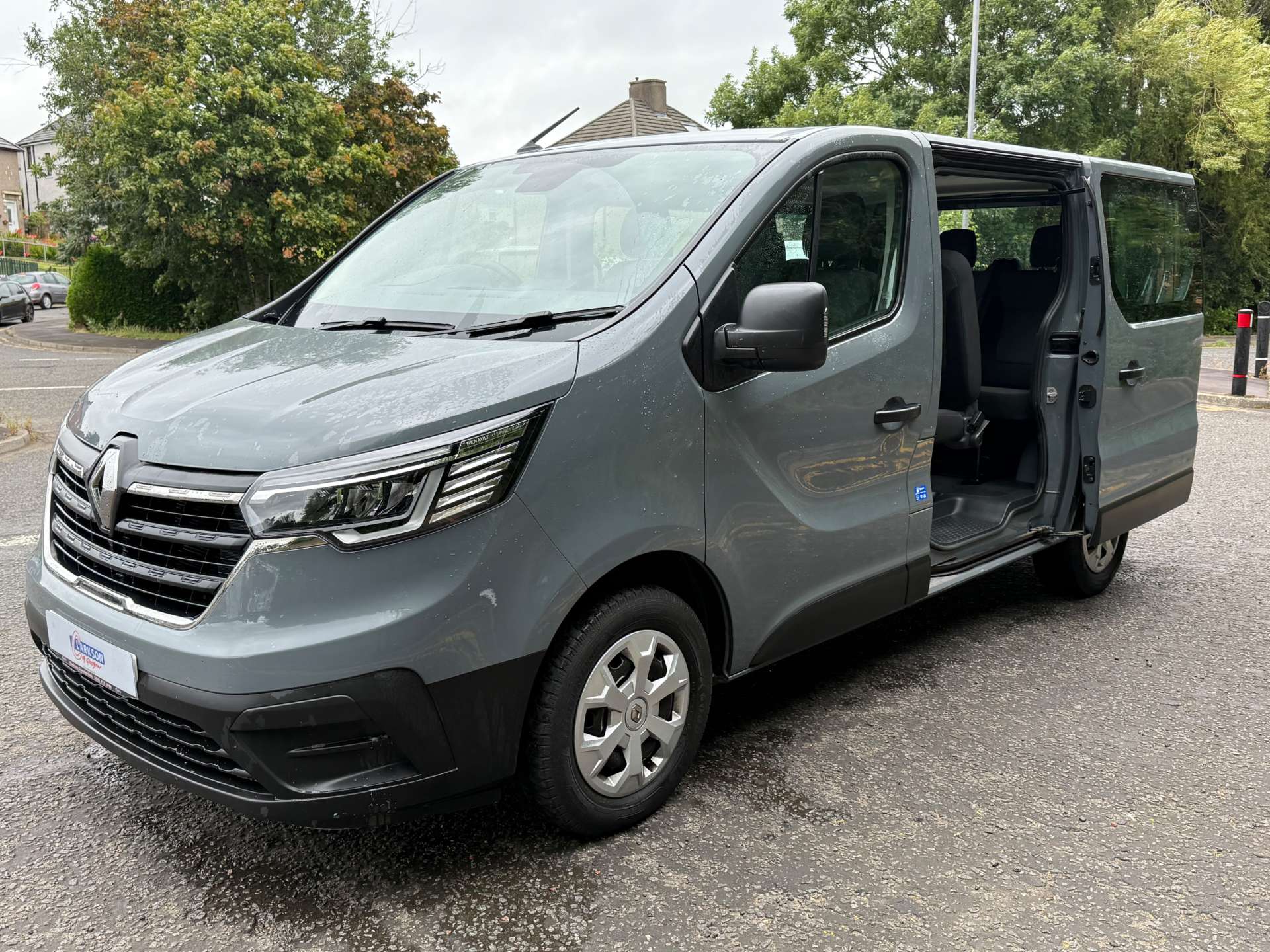 RENAULT TRAFIC 2.0 SL28 Business 9 Seat Blue DCi150 #2