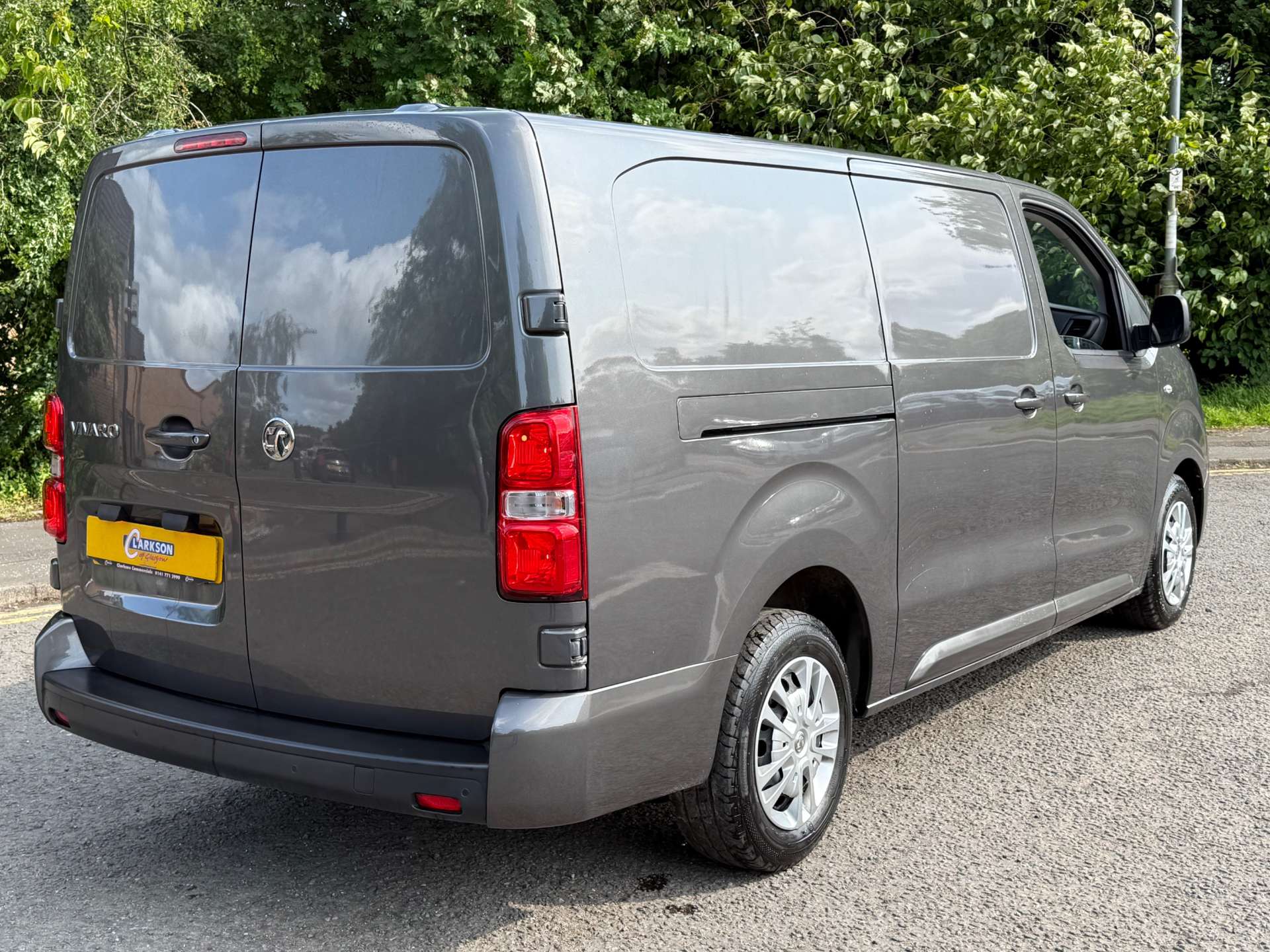 VAUXHALL VIVARO F3100 Sportive L2 (LWB) #4