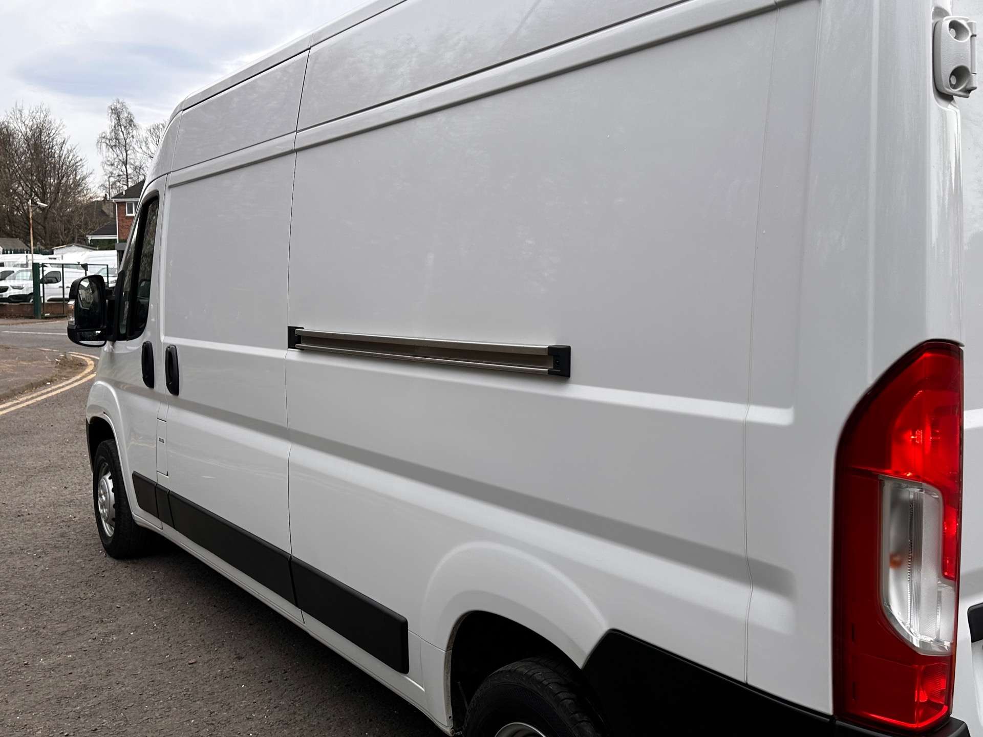 PEUGEOT BOXER 335 Professional Prem+ L3H2 2.2BHDi #8