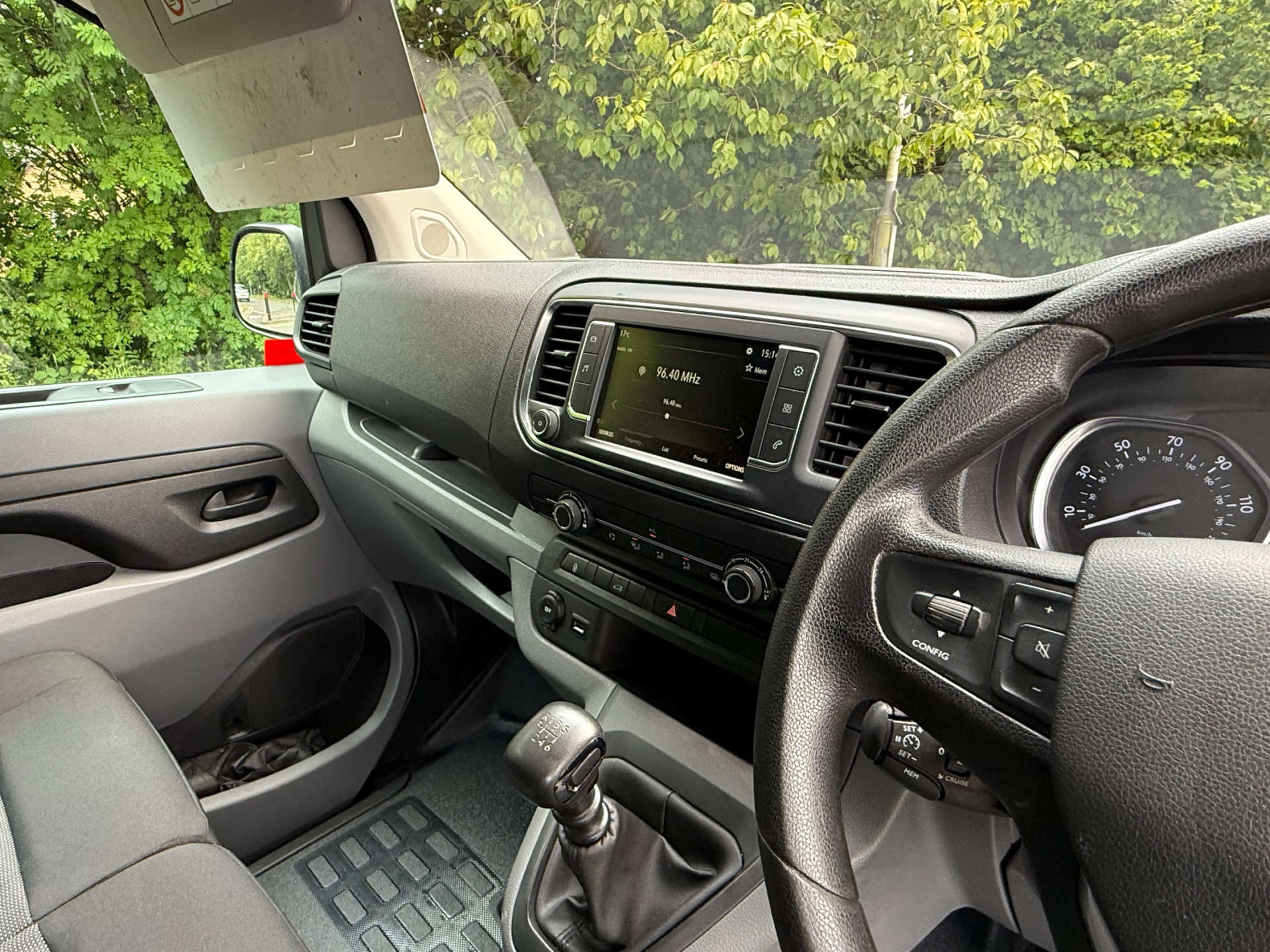 VAUXHALL VIVARO F2700 Dynamic L1 with BOTT racking #17