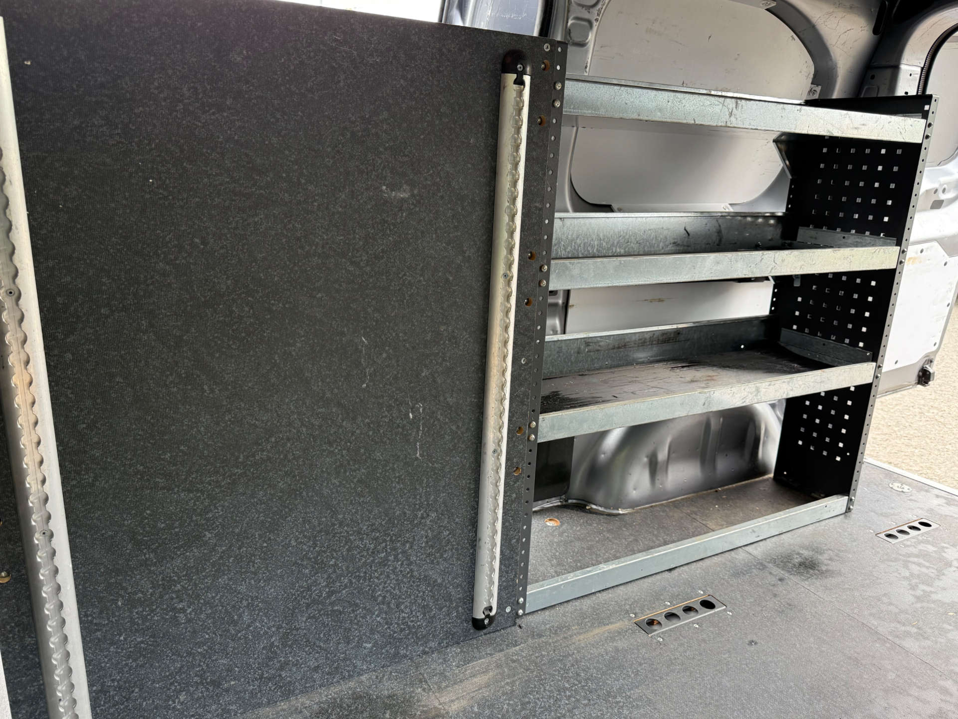 VAUXHALL VIVARO F2700 Dynamic L1 with BOTT racking #19