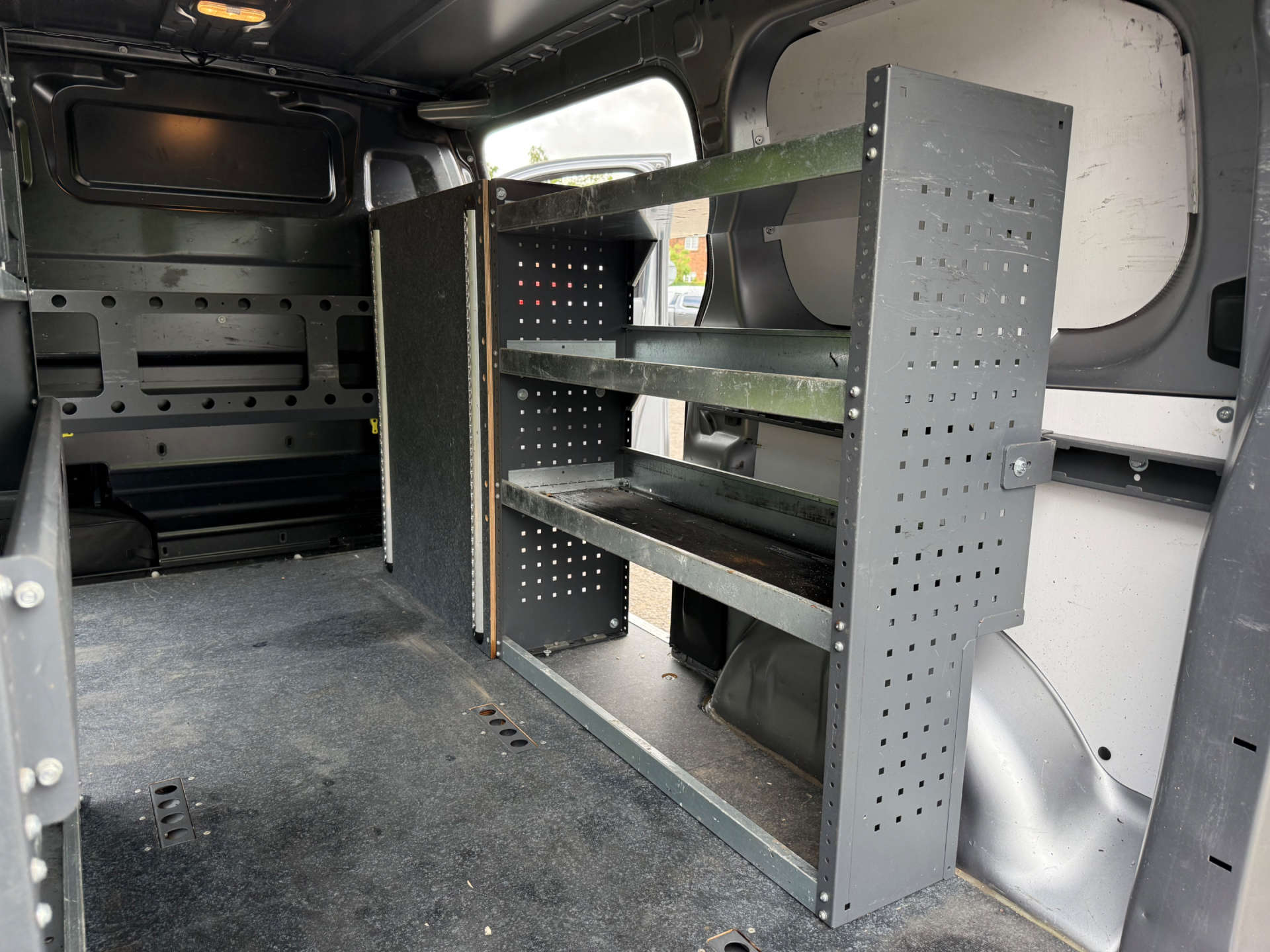 VAUXHALL VIVARO F2700 Dynamic L1 with BOTT racking #23