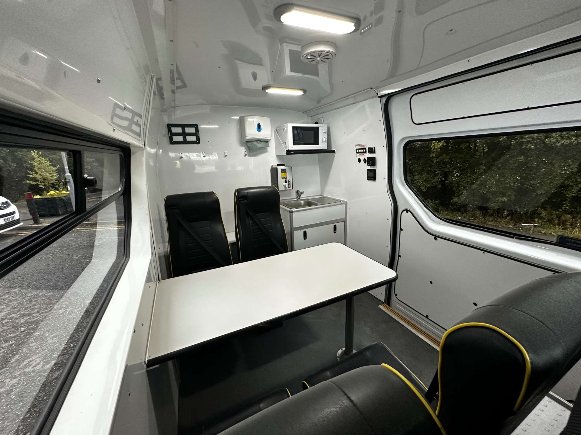 RENAULT MASTER LM35 'Welfare Van' Business DCi #5