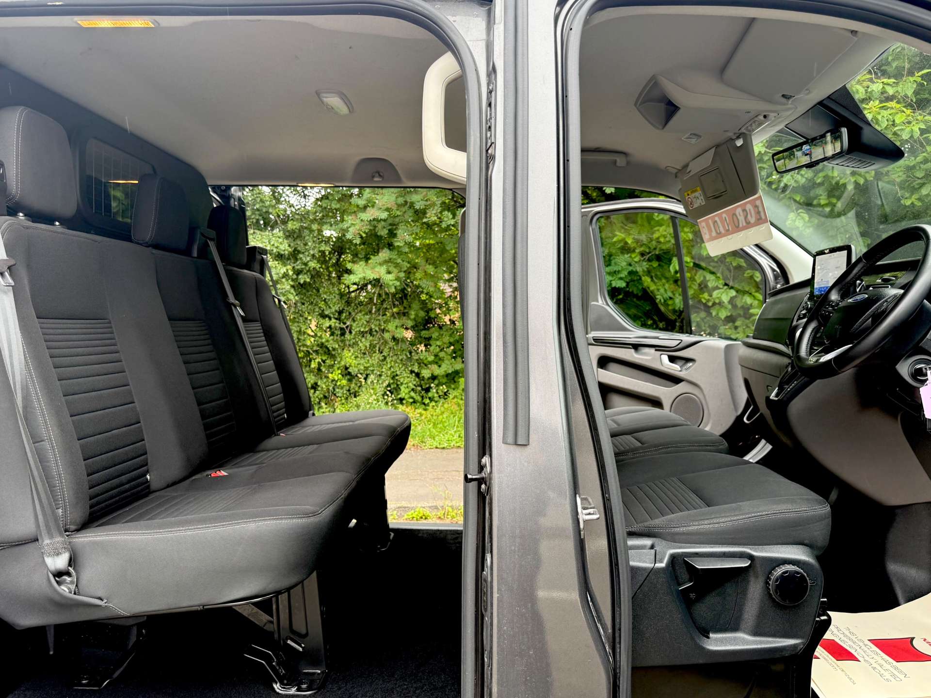 FORD TRANSIT CUSTOM 320 Limited 170ps 6 seat Crewvan DCIV Automatic #18