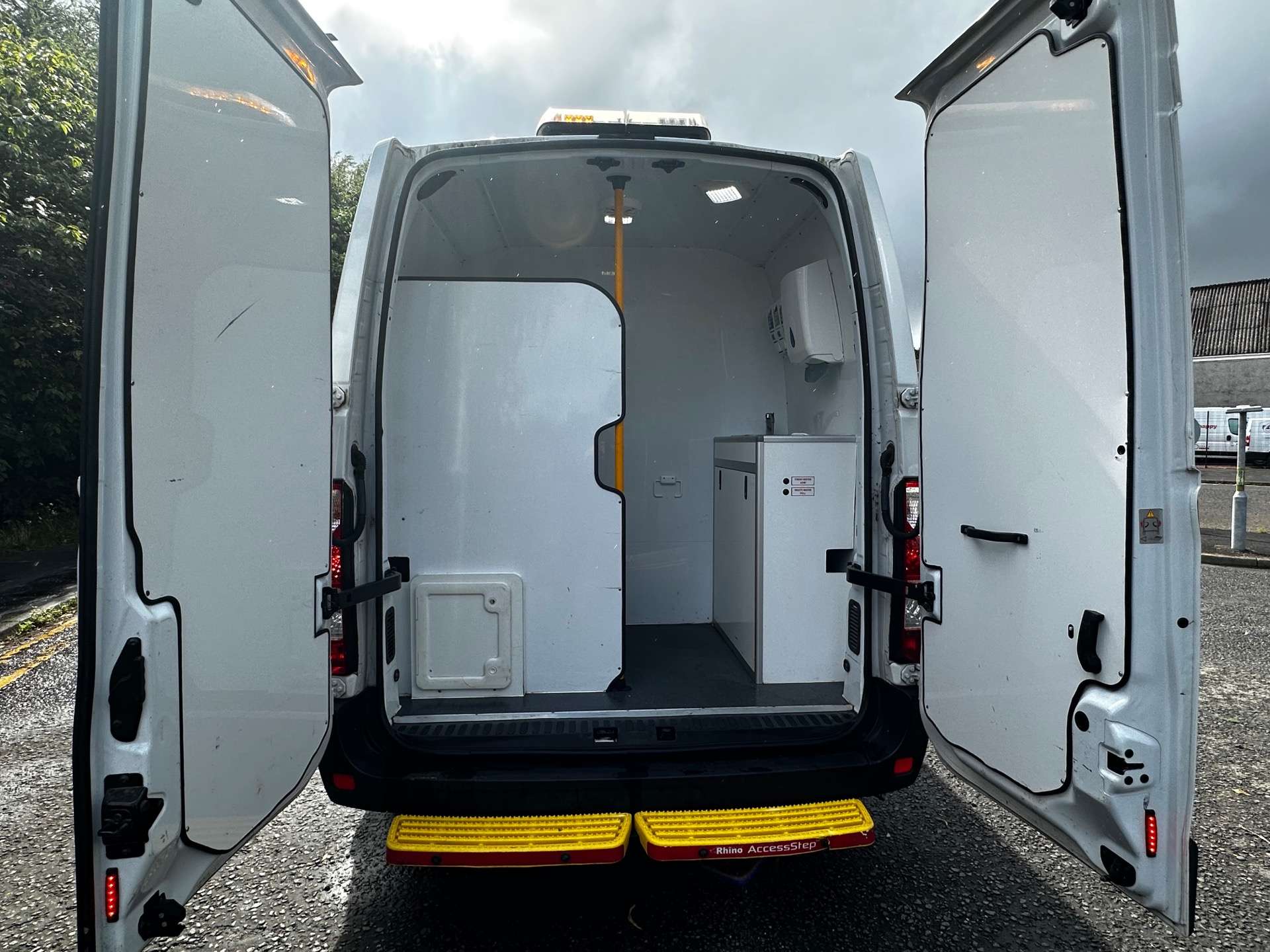 RENAULT MASTER LM35 'Welfare Van' Business DCi #14